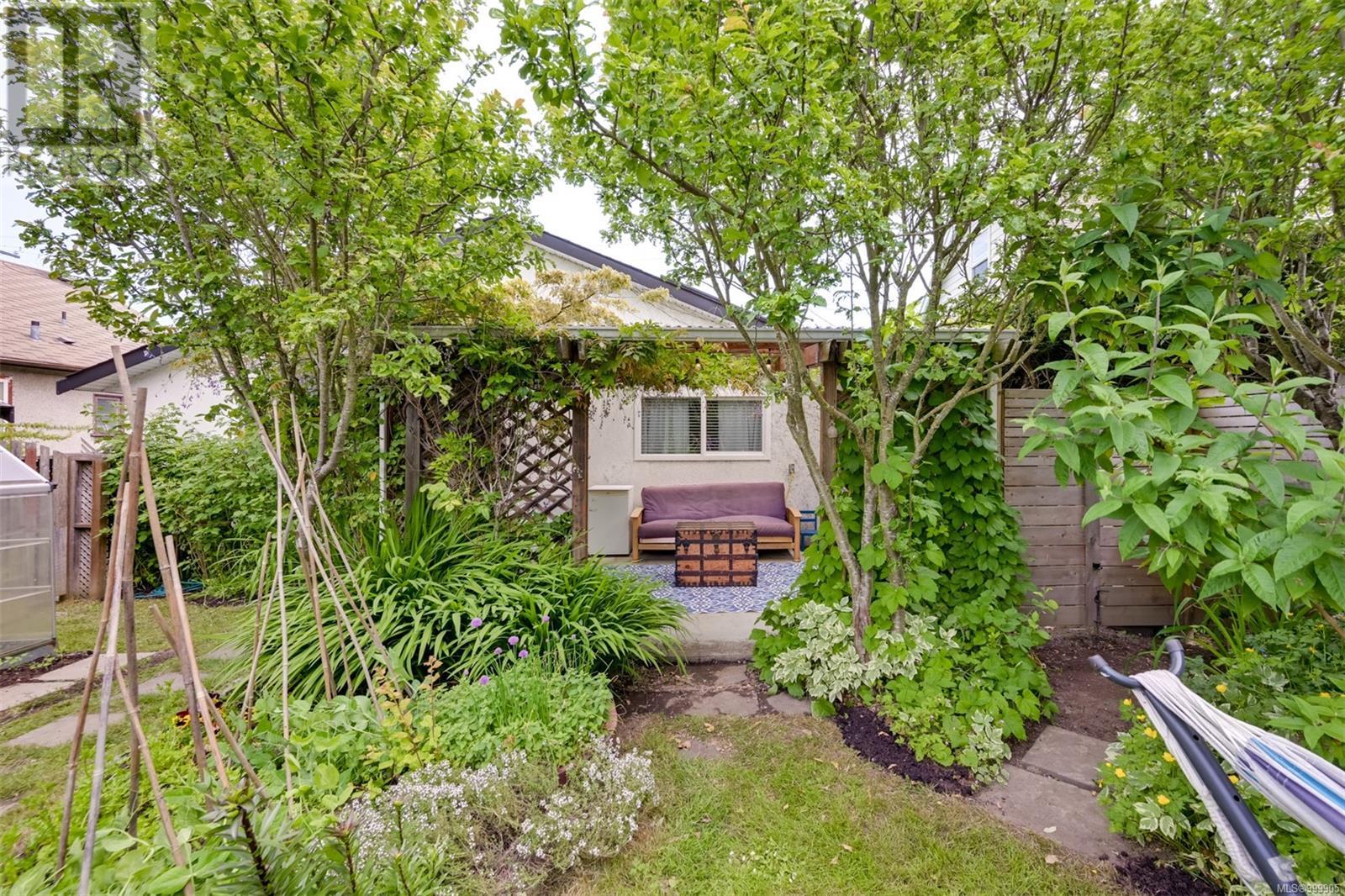 3316 Whittier Ave, Saanich, British Columbia  V8Z 3P9 - Photo 50 - 999905