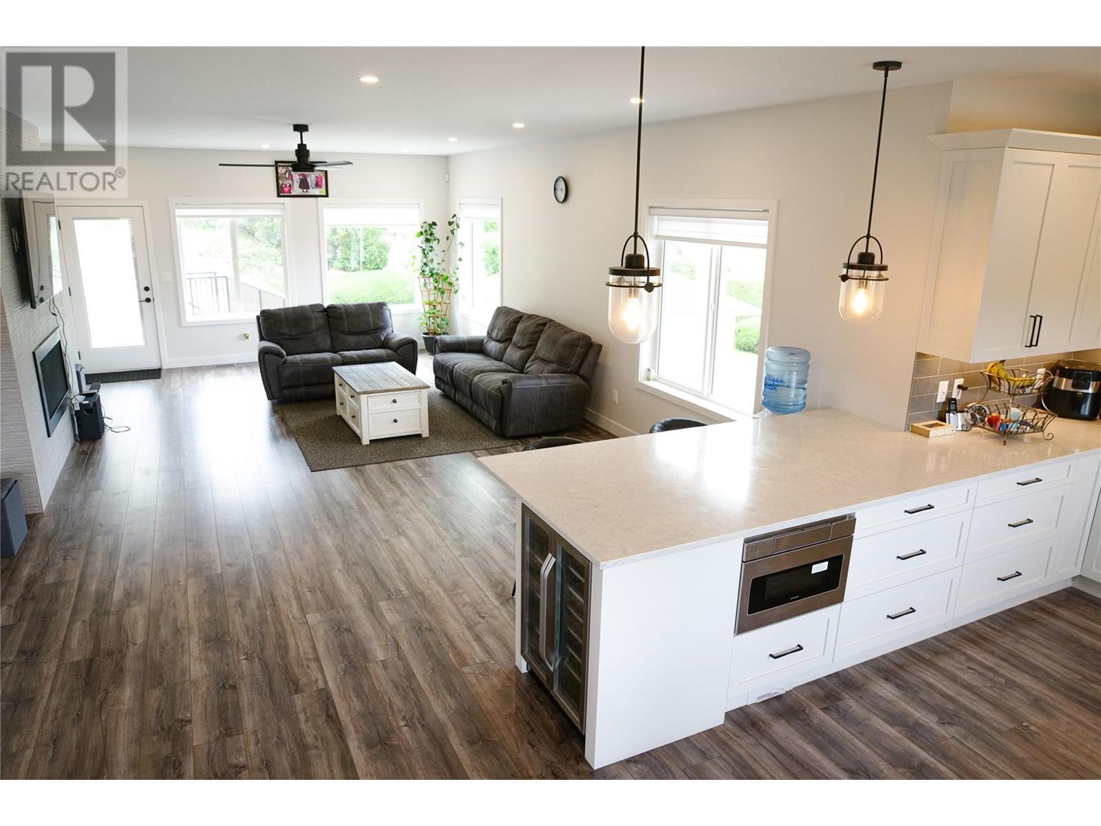 Property at 4208 FAIRWINDS Drive image 2