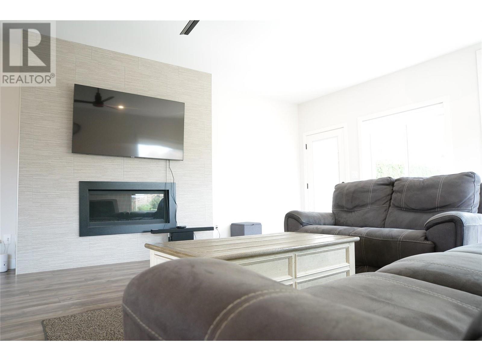 Property at 4208 FAIRWINDS Drive image 3