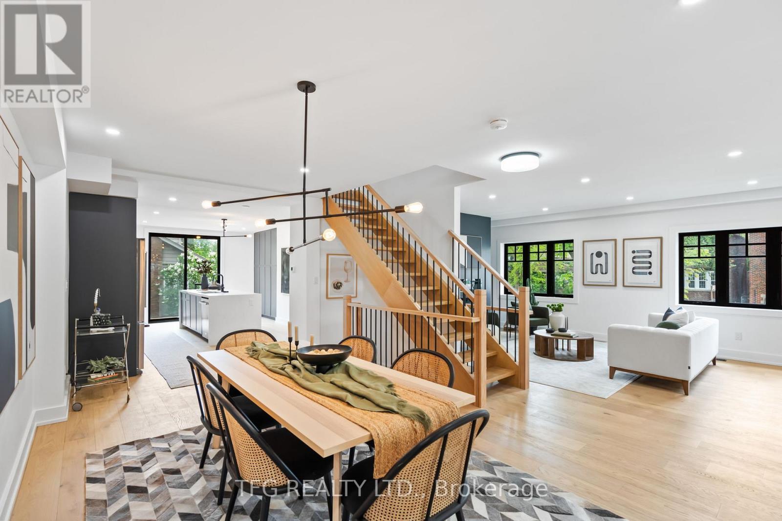 997 Mount Pleasant Road, Toronto, Ontario  M4P 2L9 - Photo 16 - C12182019