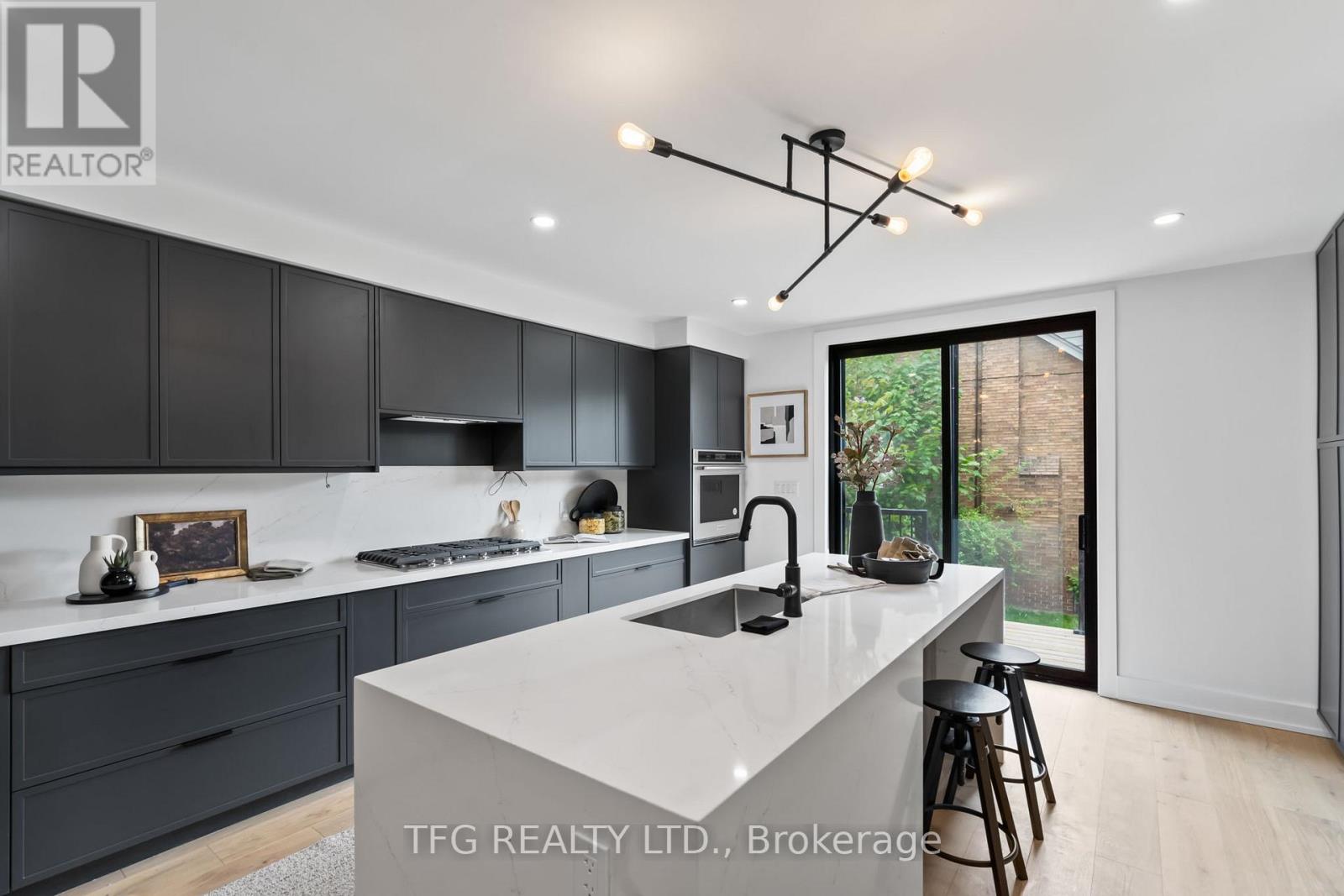 997 Mount Pleasant Road, Toronto, Ontario  M4P 2L9 - Photo 18 - C12182019