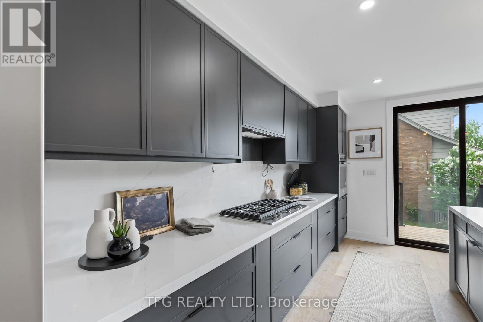 997 Mount Pleasant Road, Toronto, Ontario  M4P 2L9 - Photo 22 - C12182019