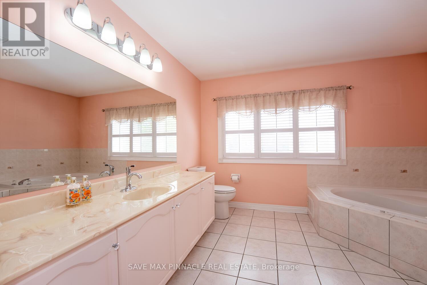 1 Ashton Drive, Vaughan, Ontario  L6A 2L4 - Photo 32 - N12181789