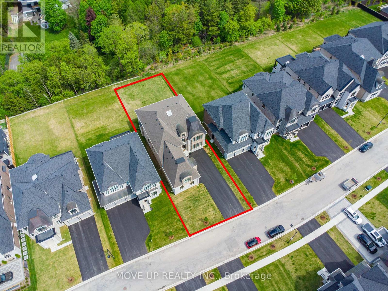 26 Calla Trail, Aurora, Ontario  L4G 3Z5 - Photo 2 - N12181939