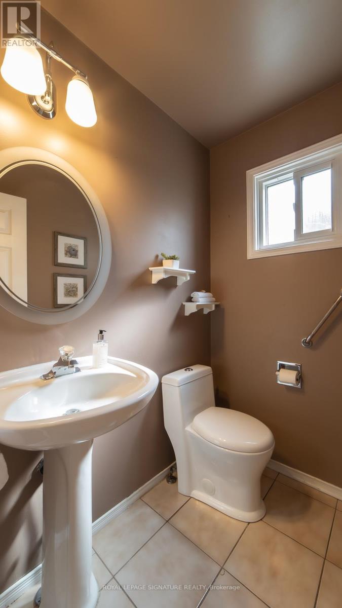 69 Harvest Moon Drive, Markham, Ontario  L3R 4L3 - Photo 9 - N12181949