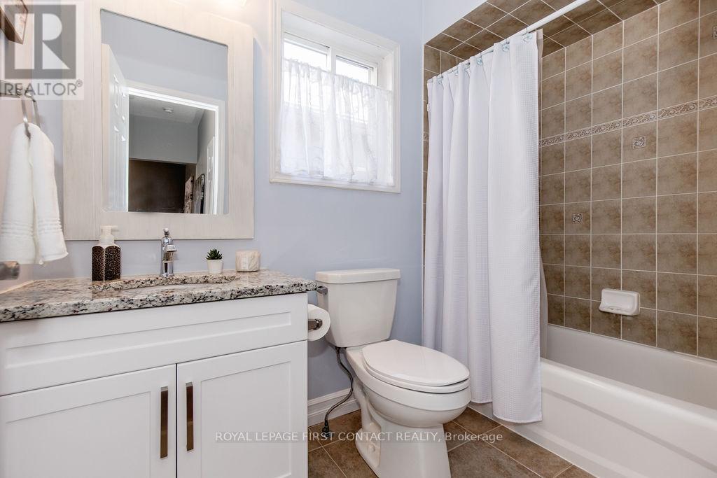 60 Westminster Circle, Barrie, Ontario  L4M 0A5 - Photo 24 - S12181815