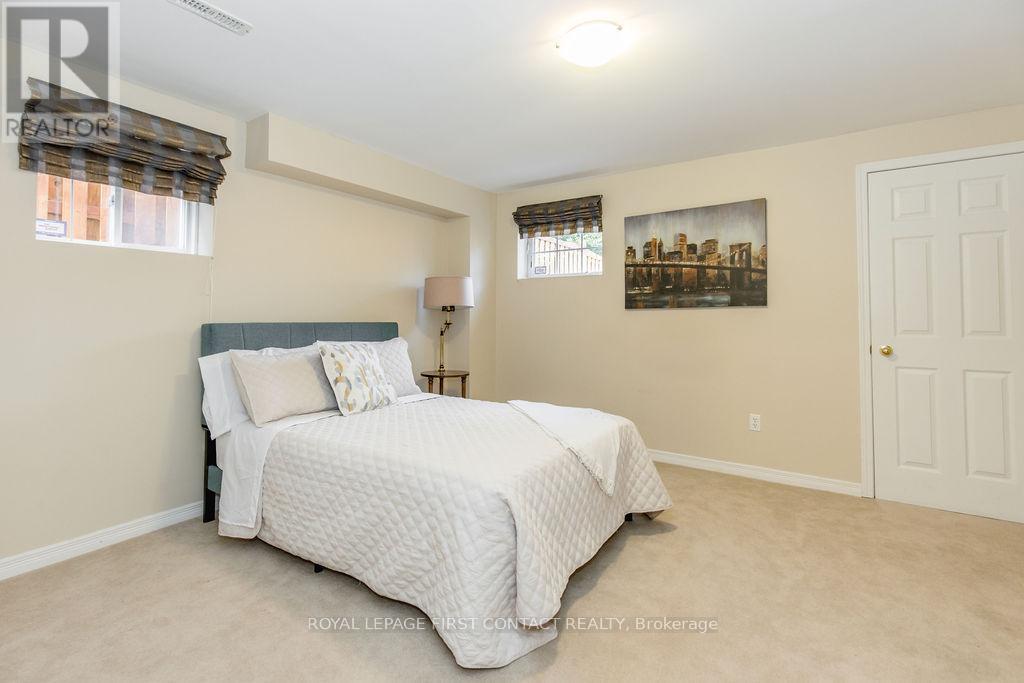 60 Westminster Circle, Barrie, Ontario  L4M 0A5 - Photo 33 - S12181815