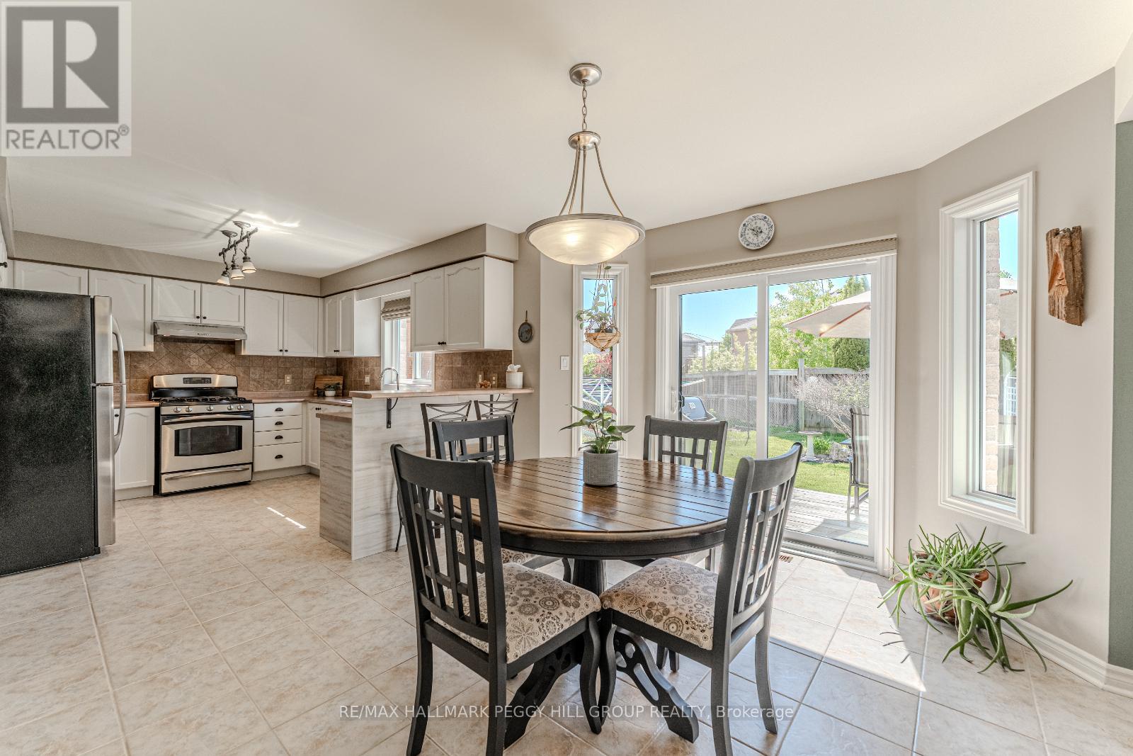 10 Mcavoy Drive, Barrie, Ontario  L4N 0R1 - Photo 3 - S12181838