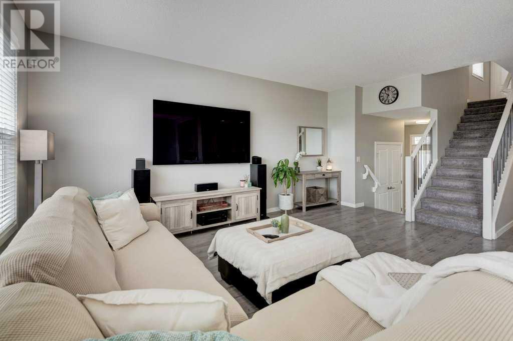 127 Legacy Reach Manor Se, Calgary, Alberta  T2X 2C5 - Photo 4 - A2223215