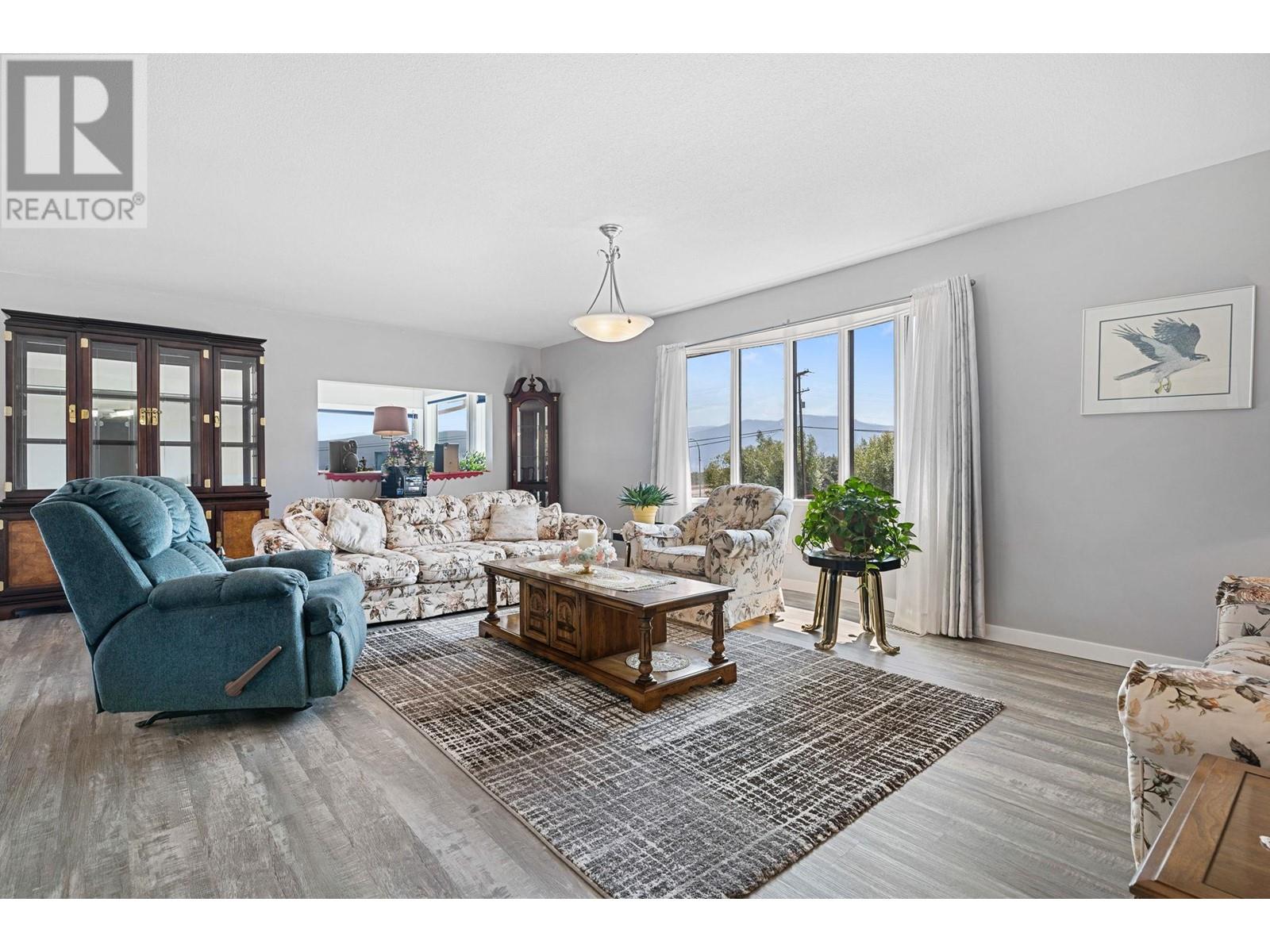 Property at 3795 Salloum Road image 4