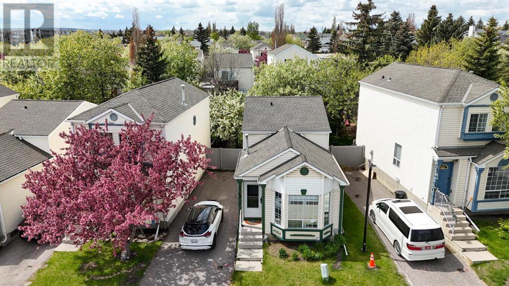 Property at 94 Coventry Lane NE image 3
