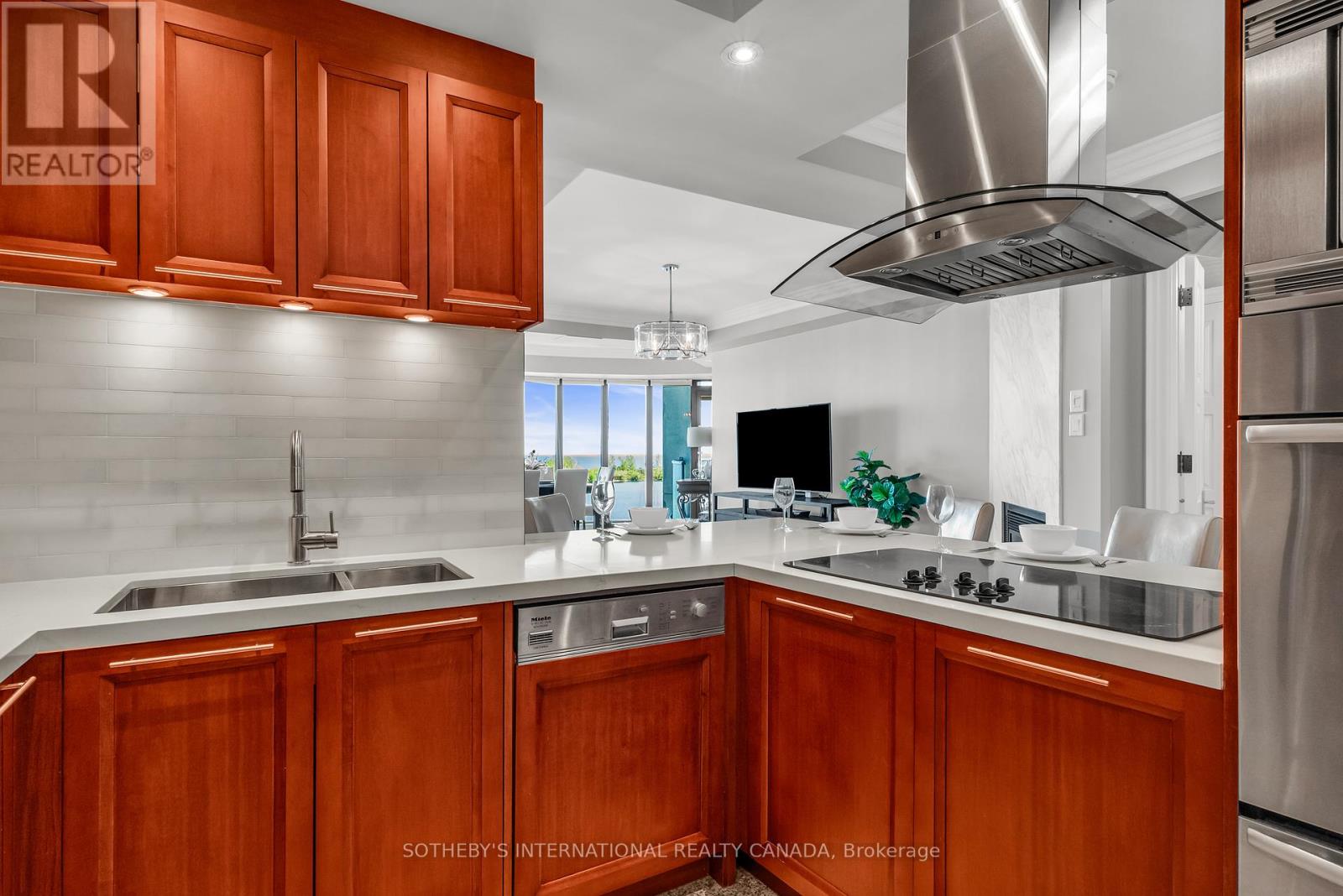 818 - 2095 Lake Shore Boulevard W, Toronto, Ontario  M8V 4G4 - Photo 14 - W12165132