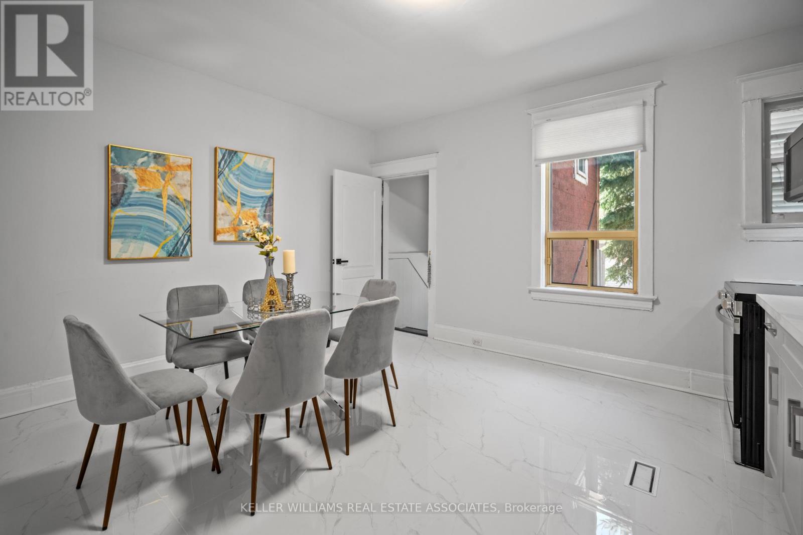 80 Mavety Street, Toronto, Ontario  M6P 2L6 - Photo 12 - W12181772
