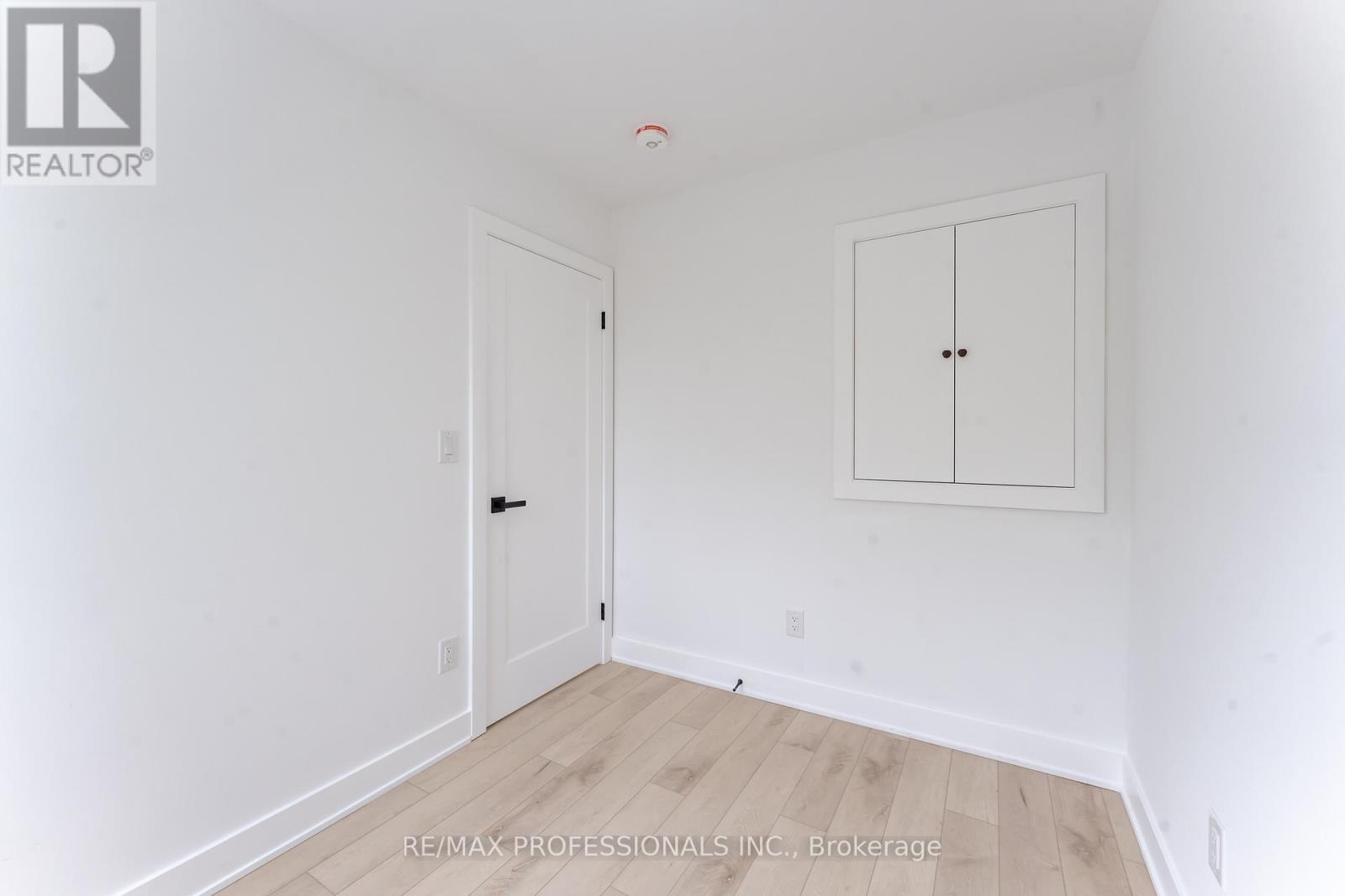 2nd Flr #2 - 415 Royal York Road, Toronto, Ontario  M8Y 2R8 - Photo 20 - W12181795