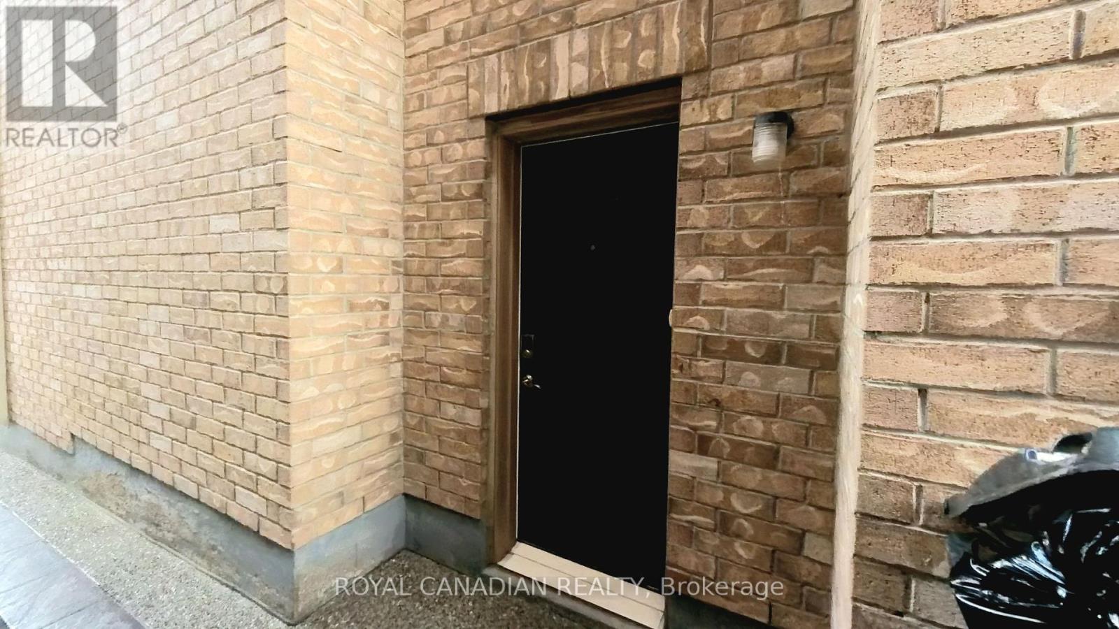 8 Templar Street, Brampton, Ontario  L6Y 2Y2 - Photo 25 - W12181805