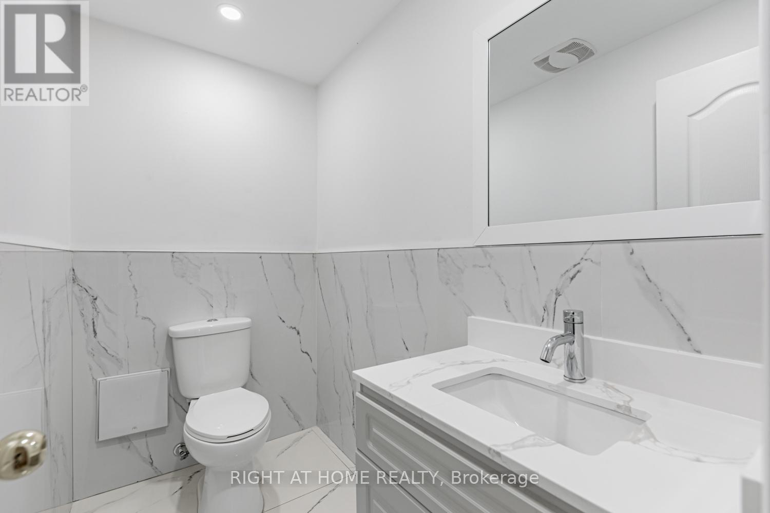 202 - 223 Jameson Avenue, Toronto, Ontario  M6K 2Y7 - Photo 14 - W12181811