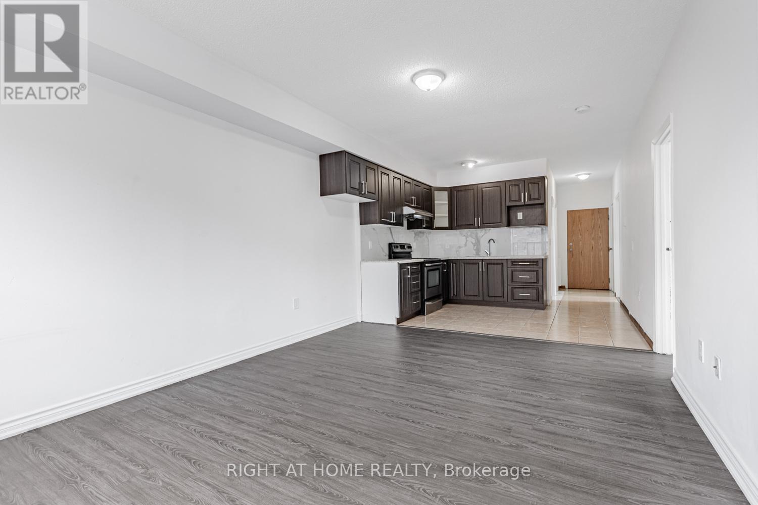 202 - 223 Jameson Avenue, Toronto, Ontario  M6K 2Y7 - Photo 2 - W12181811