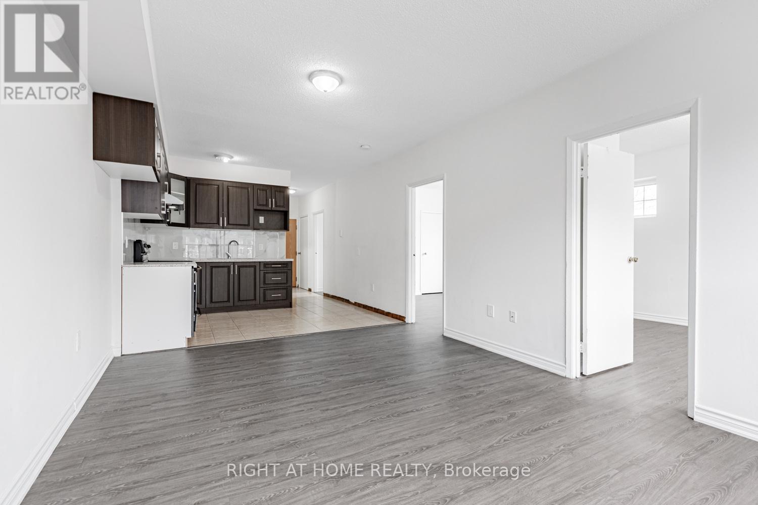 202 - 223 Jameson Avenue, Toronto, Ontario  M6K 2Y7 - Photo 4 - W12181811