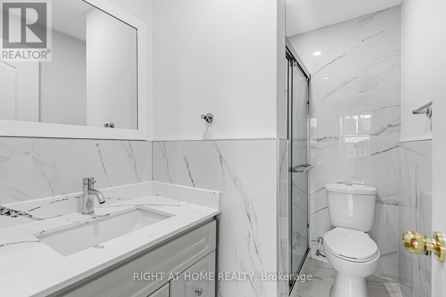 202 - 223 Jameson Avenue, Toronto, Ontario  M6K 2Y7 - Photo 9 - W12181811