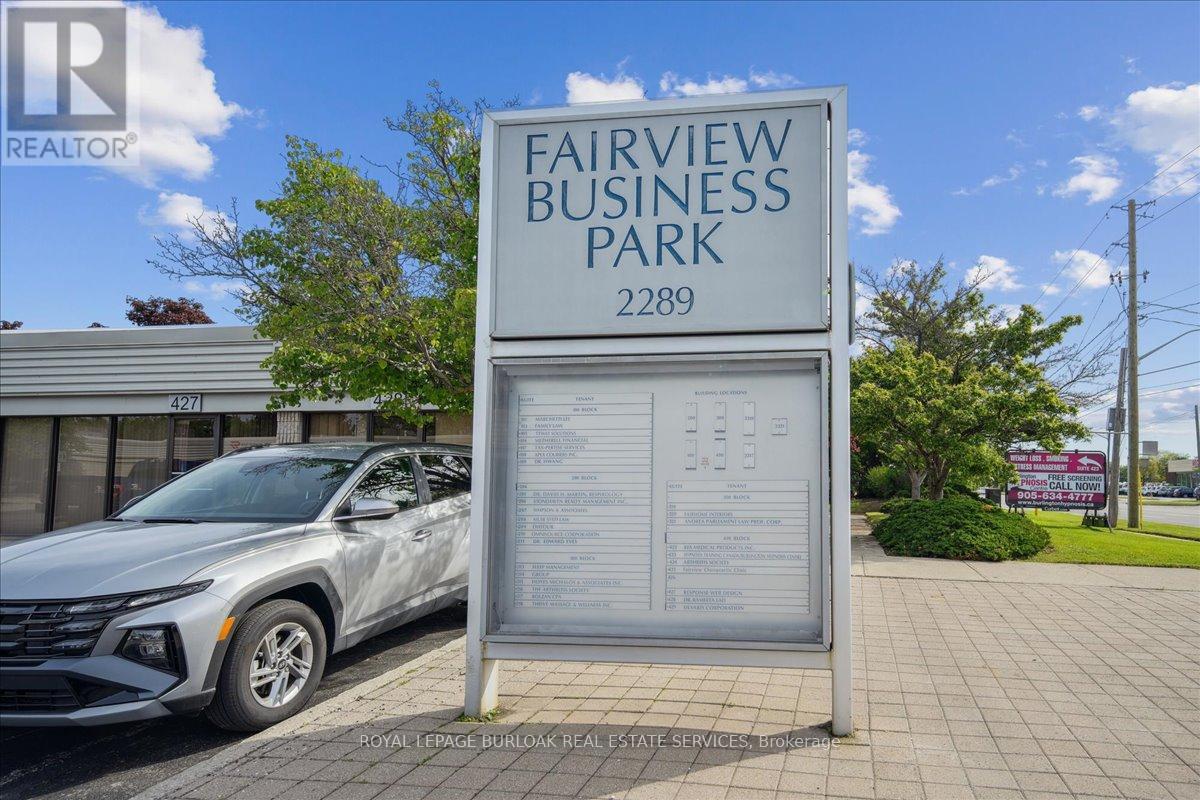 321 - 2289 Fairview Street, Burlington, Ontario  L7R 2E3 - Photo 2 - W12181828