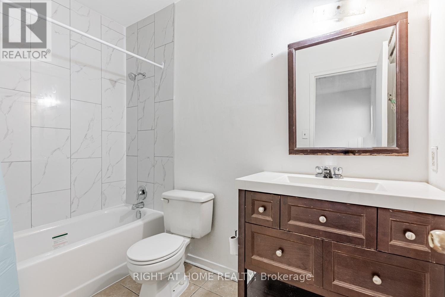 303 - 223 Jameson Avenue, Toronto, Ontario  M6K 2Y7 - Photo 14 - W12181846