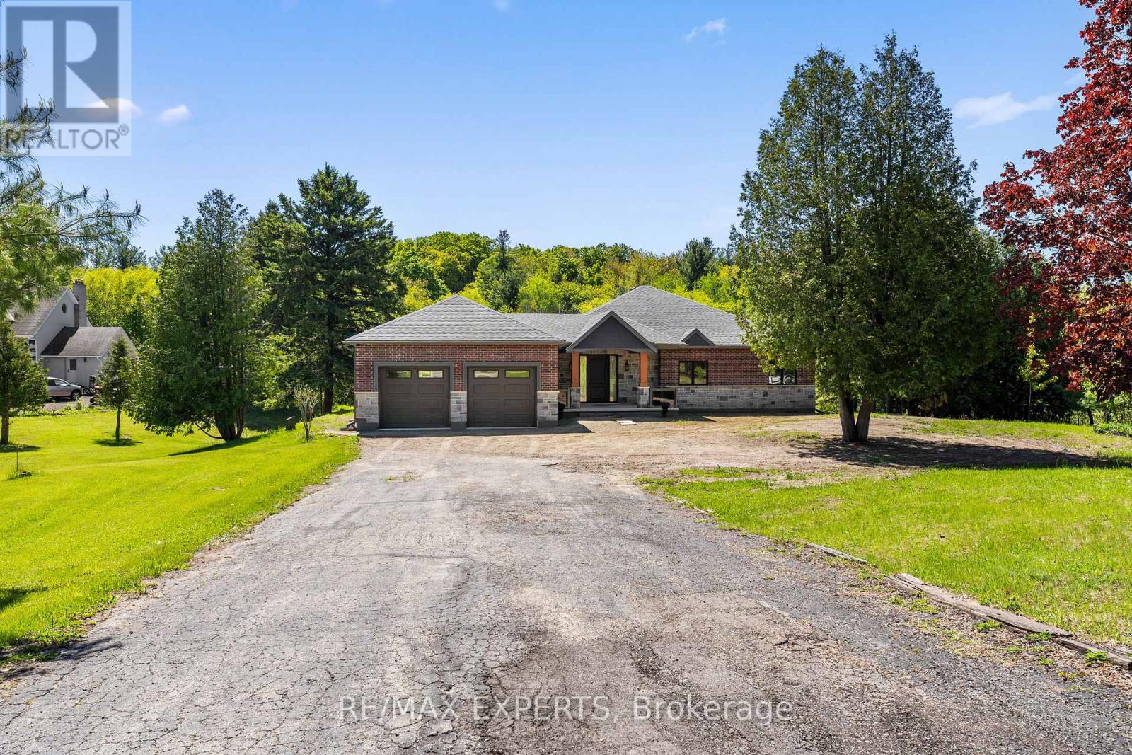 211 Pine Avenue, Caledon, Ontario  L7E 3S7 - Photo 3 - W12181860