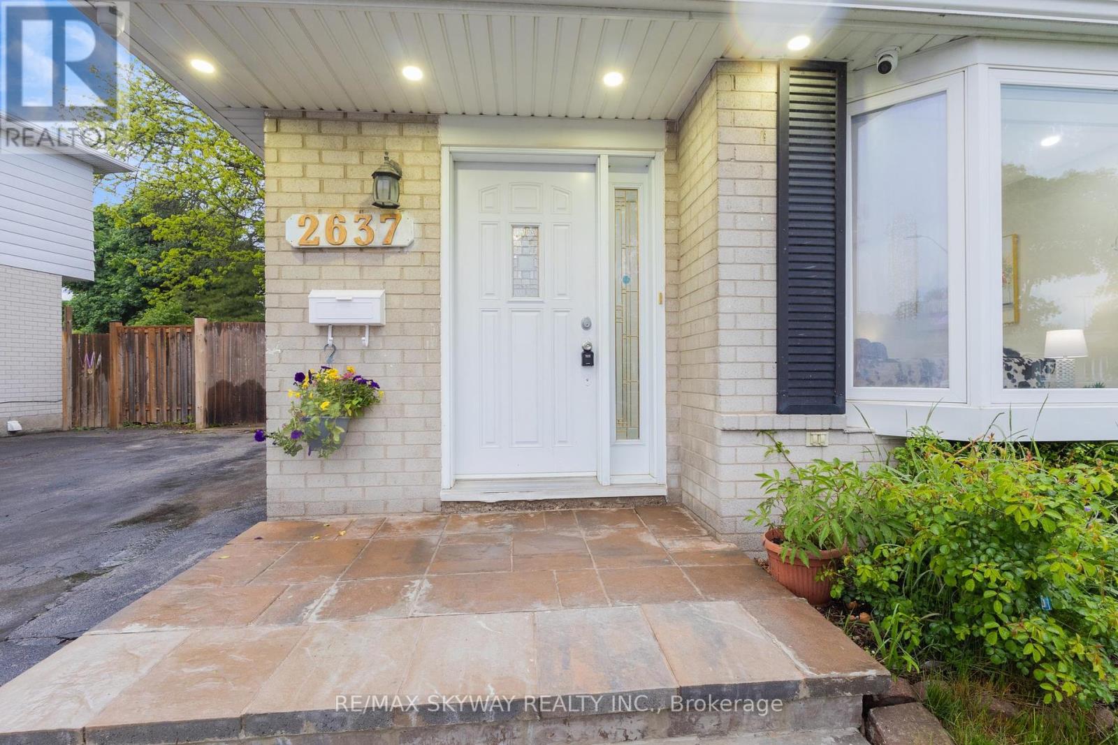 2637 Widemarr Road, Mississauga, Ontario  L5J 1M4 - Photo 7 - W12181868
