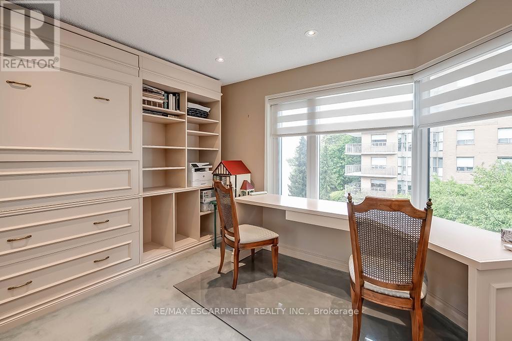 23 - 2220 Lakeshore Road, Burlington, Ontario  L7R 4G7 - Photo 20 - W12181873