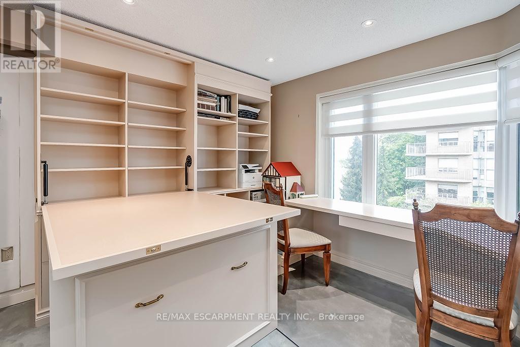 23 - 2220 Lakeshore Road, Burlington, Ontario  L7R 4G7 - Photo 21 - W12181873