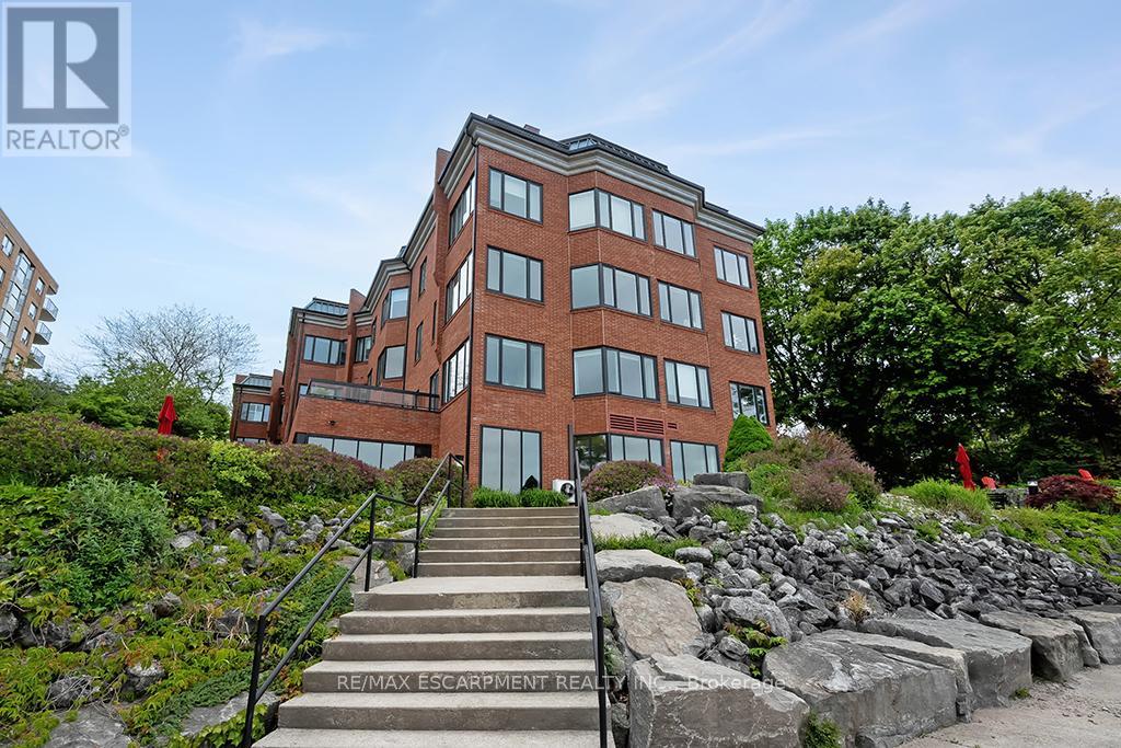 23 - 2220 Lakeshore Road, Burlington, Ontario  L7R 4G7 - Photo 42 - W12181873