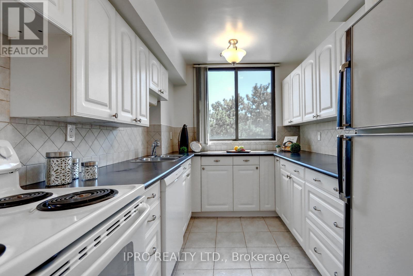 303 - 6500 Montevideo Road, Mississauga, Ontario  L5N 3T6 - Photo 10 - W12181898