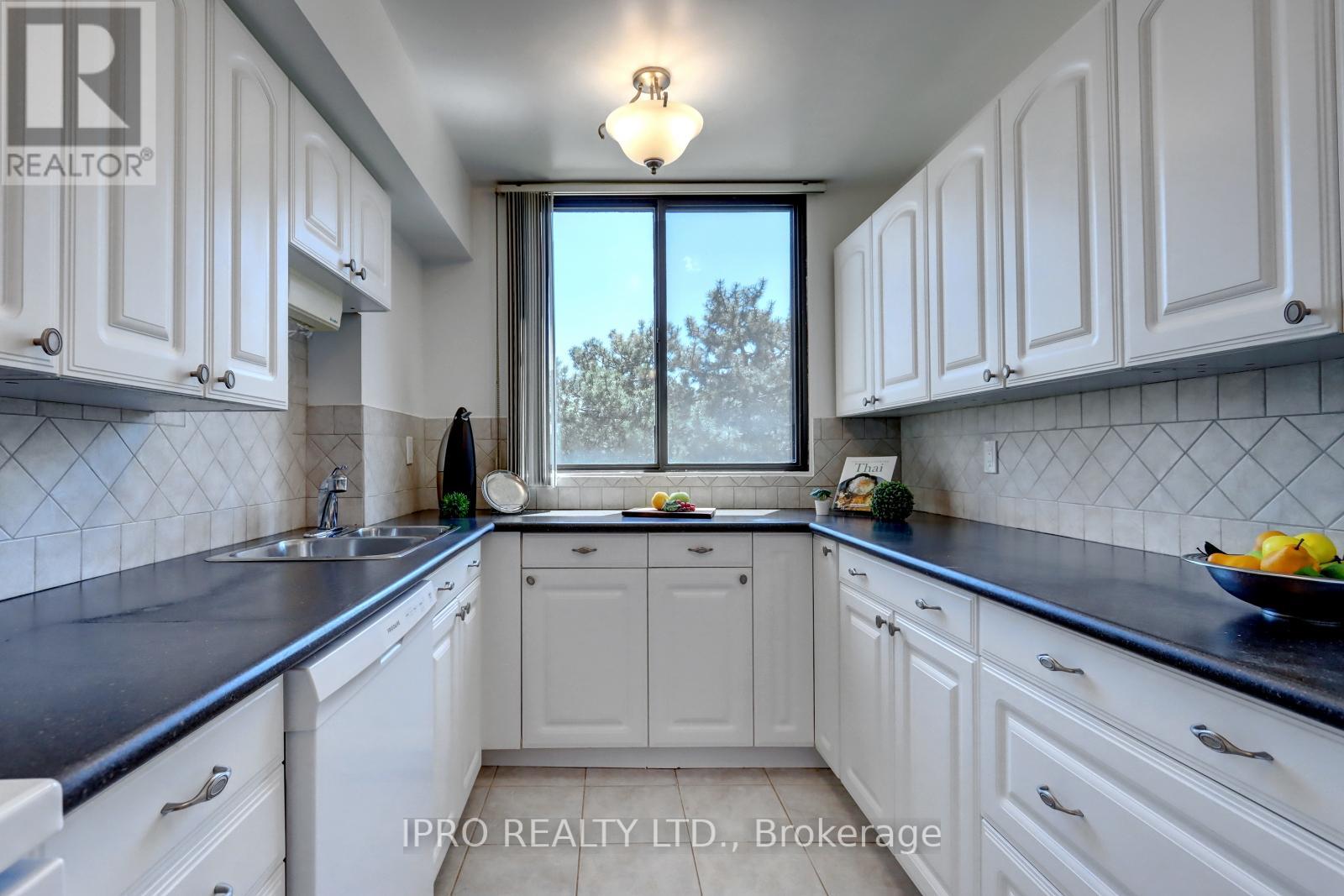 303 - 6500 Montevideo Road, Mississauga, Ontario  L5N 3T6 - Photo 11 - W12181898