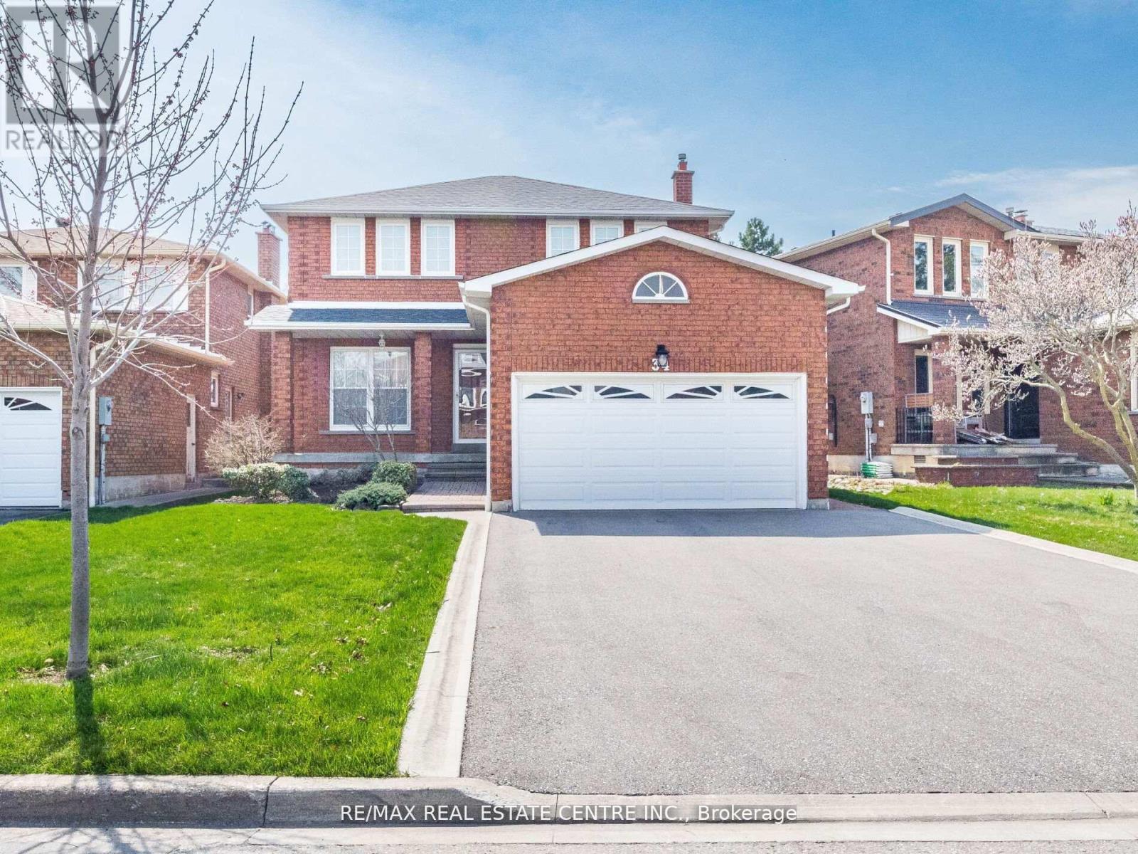 34 INVERARY DRIVE, Brampton, Ontario