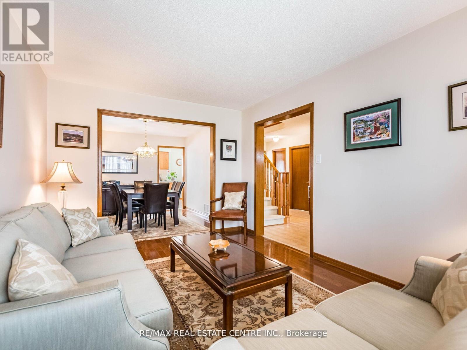 34 Inverary Drive, Brampton, Ontario  L6W 3Y5 - Photo 11 - W12181921