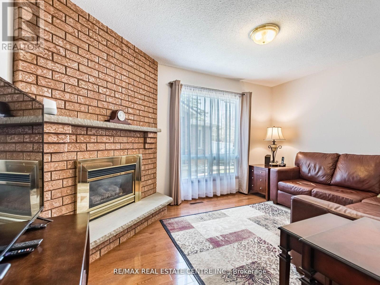 34 Inverary Drive, Brampton, Ontario  L6W 3Y5 - Photo 14 - W12181921