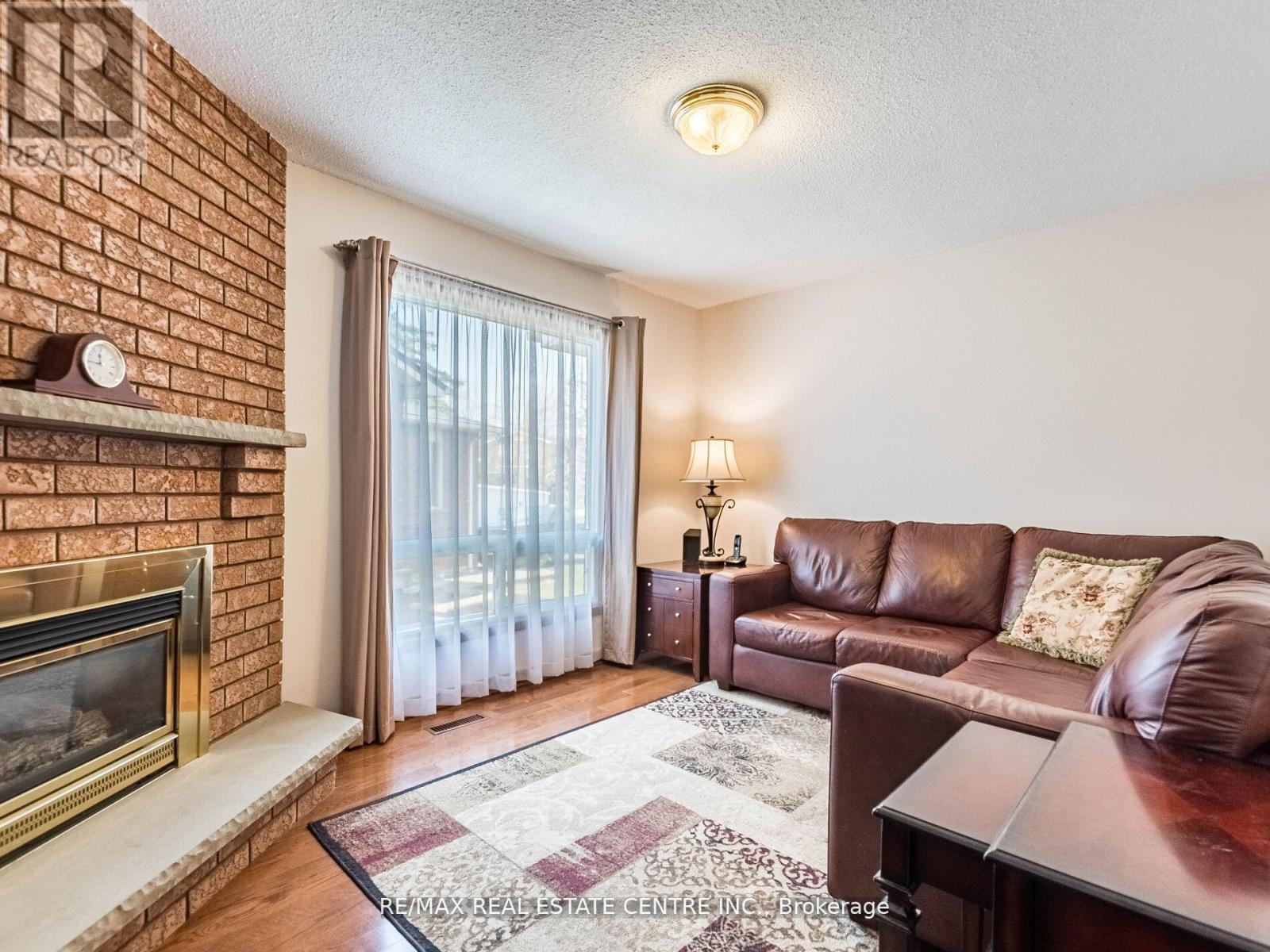 34 Inverary Drive, Brampton, Ontario  L6W 3Y5 - Photo 15 - W12181921