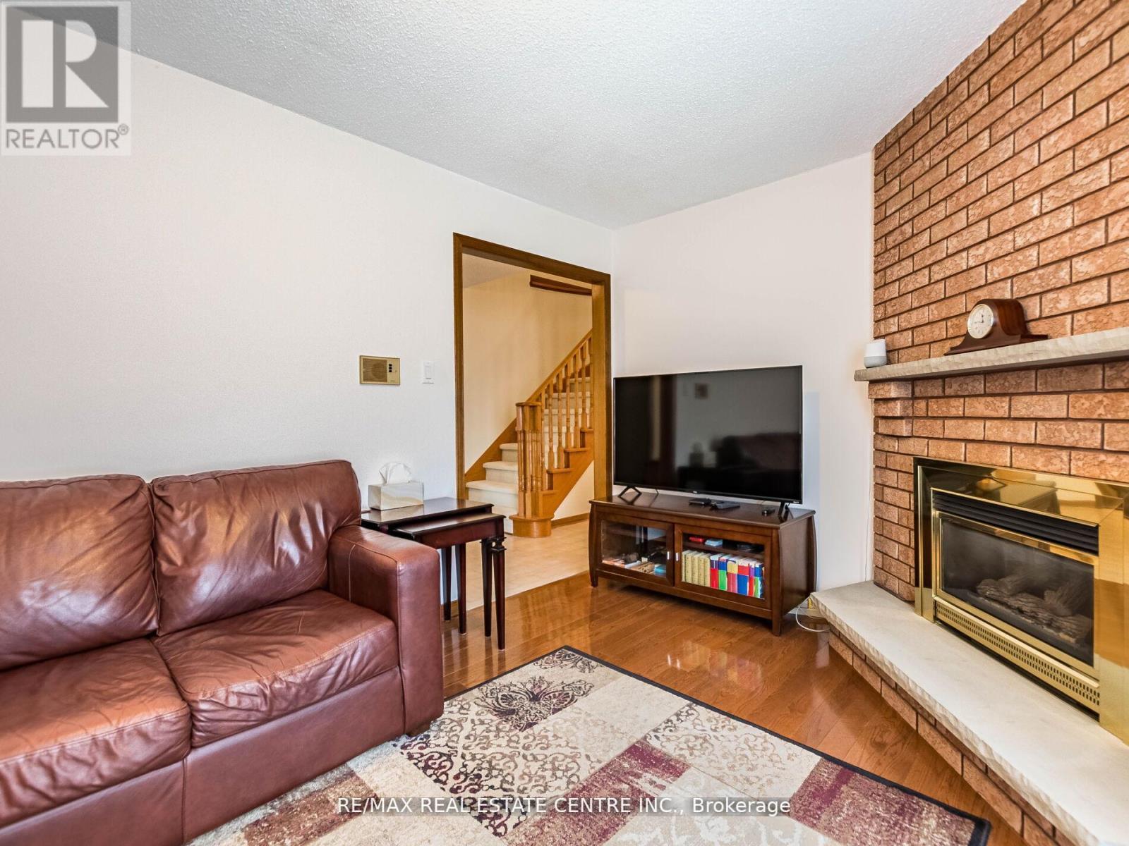 34 Inverary Drive, Brampton, Ontario  L6W 3Y5 - Photo 16 - W12181921