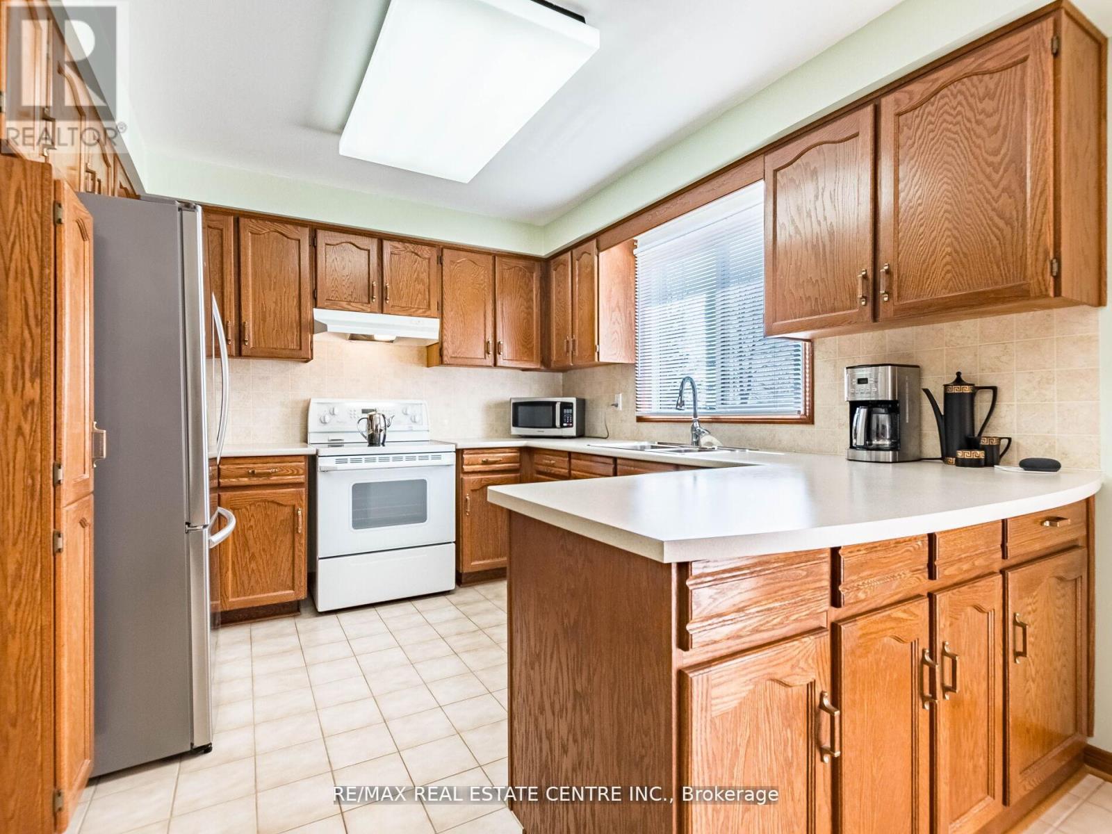 34 Inverary Drive, Brampton, Ontario  L6W 3Y5 - Photo 20 - W12181921