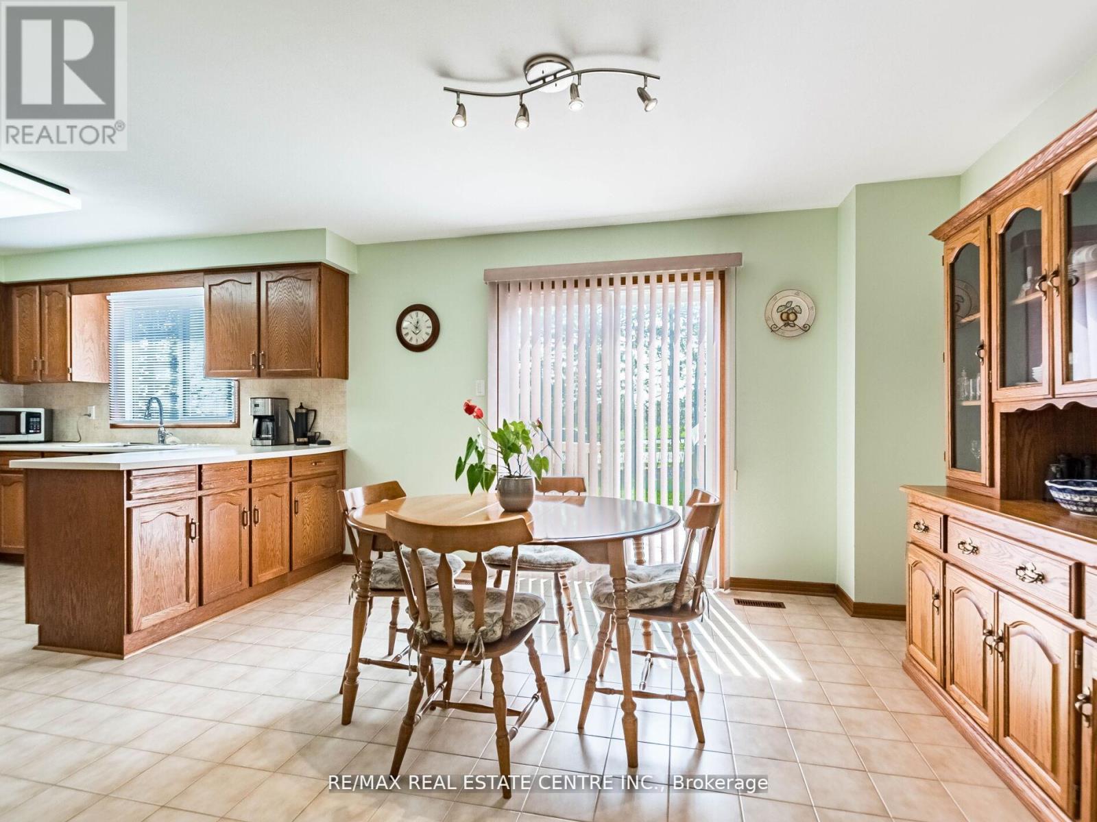 34 Inverary Drive, Brampton, Ontario  L6W 3Y5 - Photo 21 - W12181921