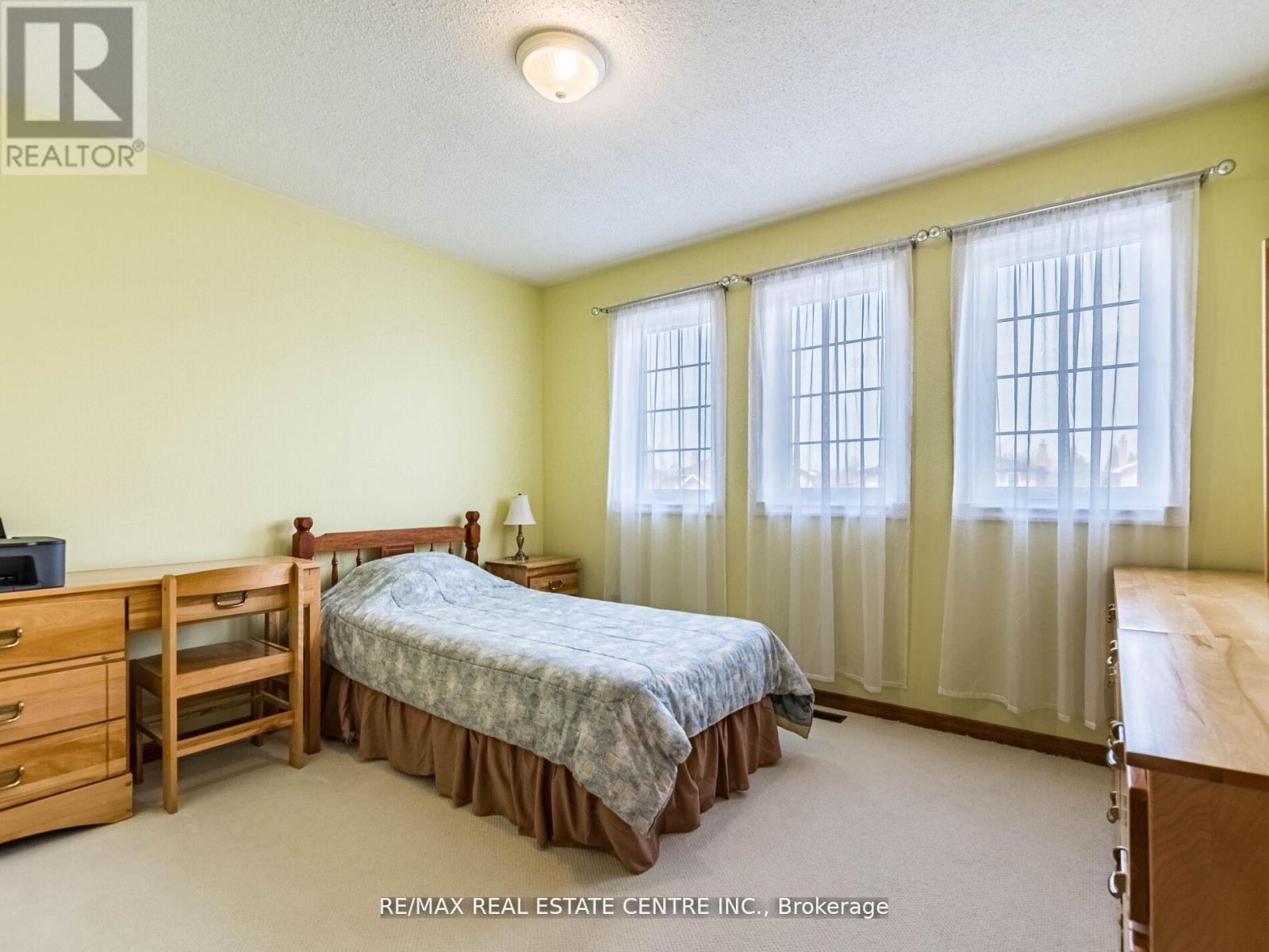 34 Inverary Drive, Brampton, Ontario  L6W 3Y5 - Photo 32 - W12181921