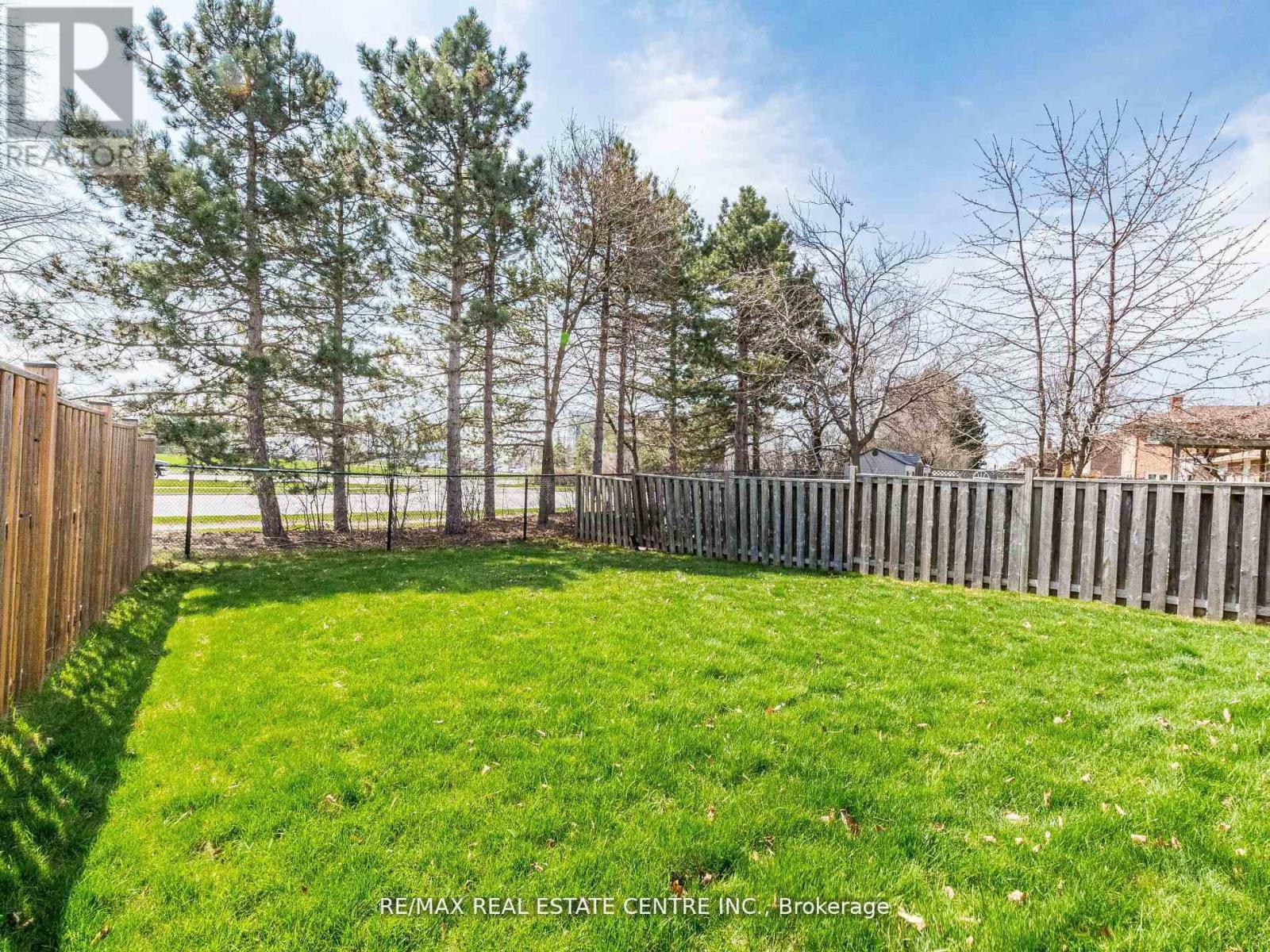 34 Inverary Drive, Brampton, Ontario  L6W 3Y5 - Photo 43 - W12181921