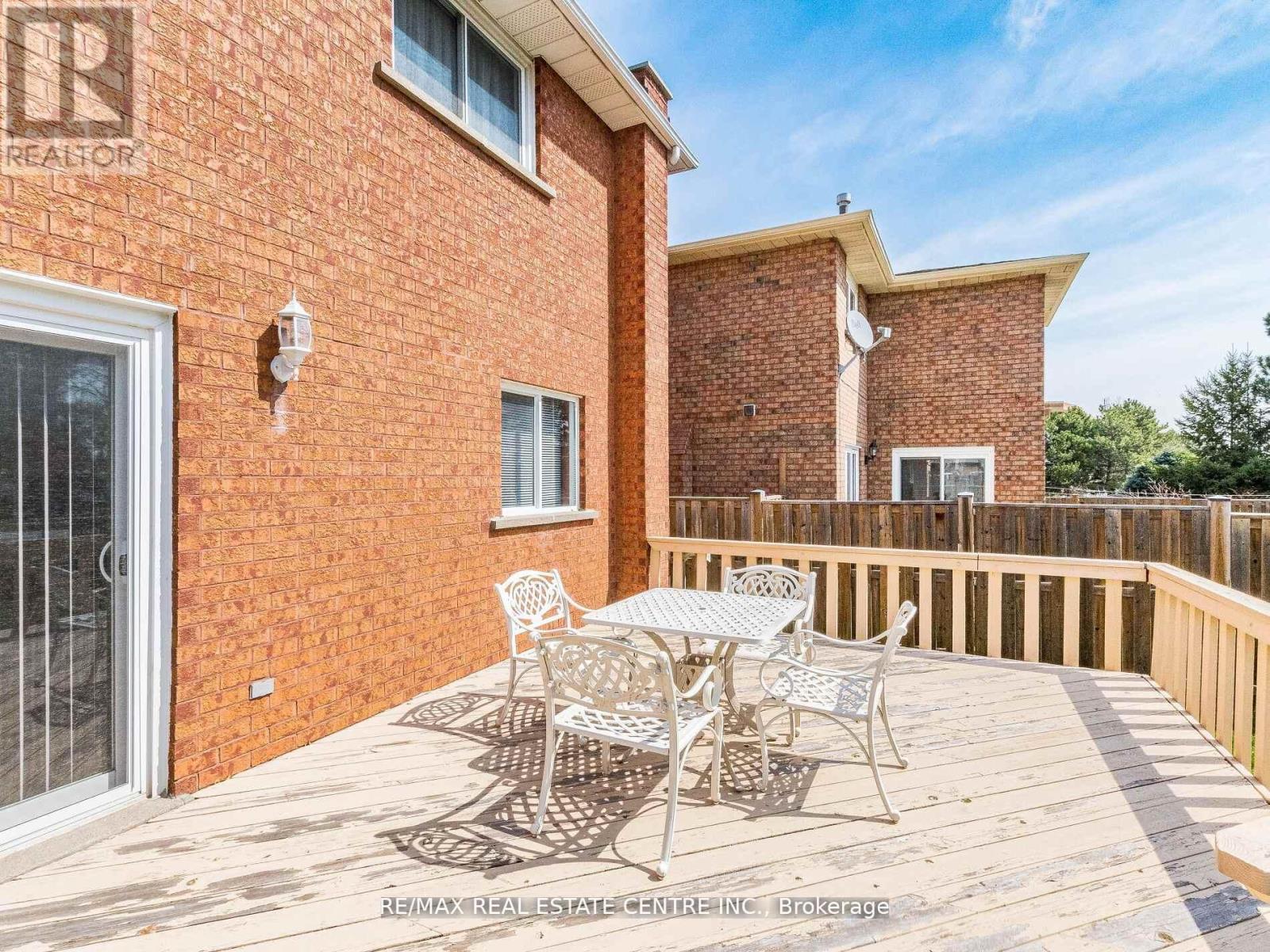 34 Inverary Drive, Brampton, Ontario  L6W 3Y5 - Photo 46 - W12181921