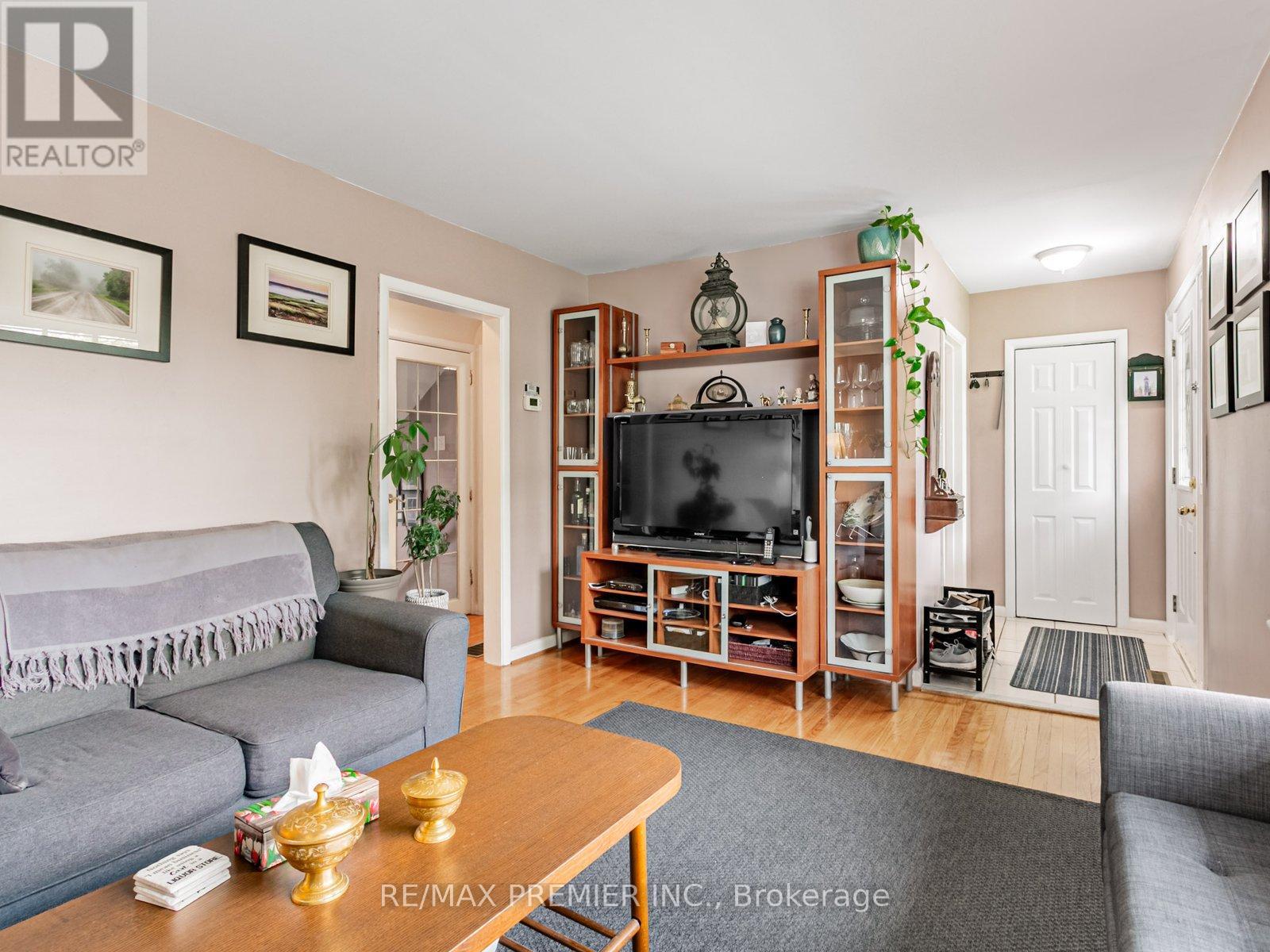 32 Genthorn Avenue, Toronto, Ontario  M9W 2S7 - Photo 11 - W12181946
