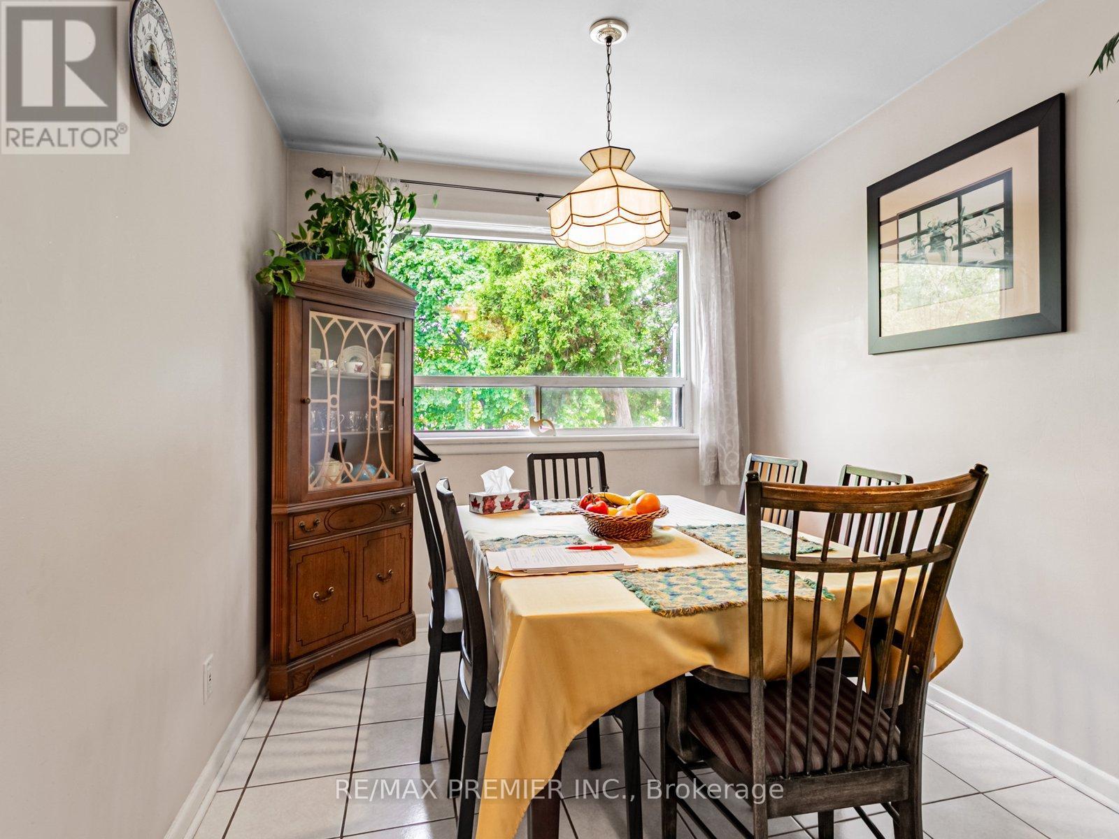 32 Genthorn Avenue, Toronto, Ontario  M9W 2S7 - Photo 8 - W12181946