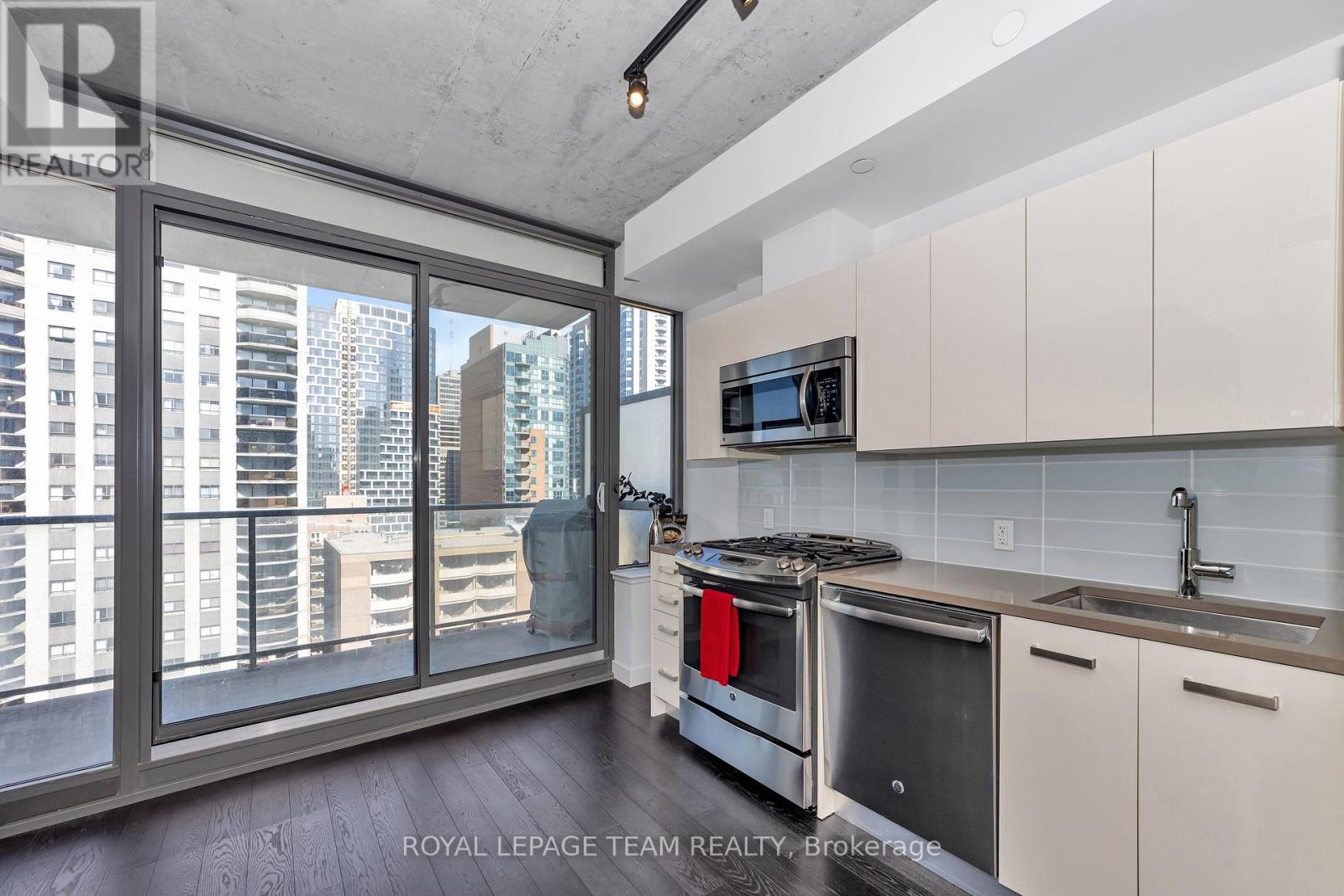 1209 - 224 Lyon Street N, Ottawa, Ontario  K1R 0C1 - Photo 14 - X12028773