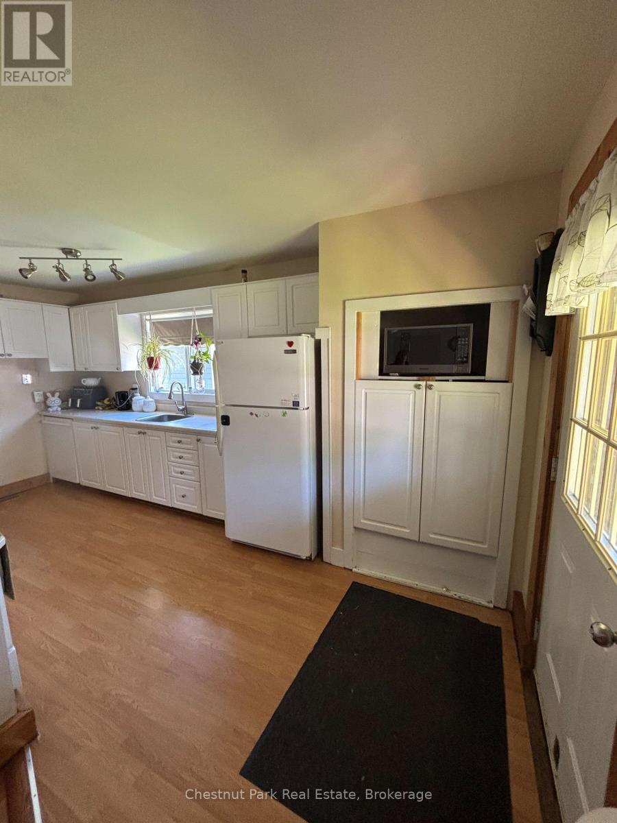 Property at 175 CRESCENT DRIVE image 2