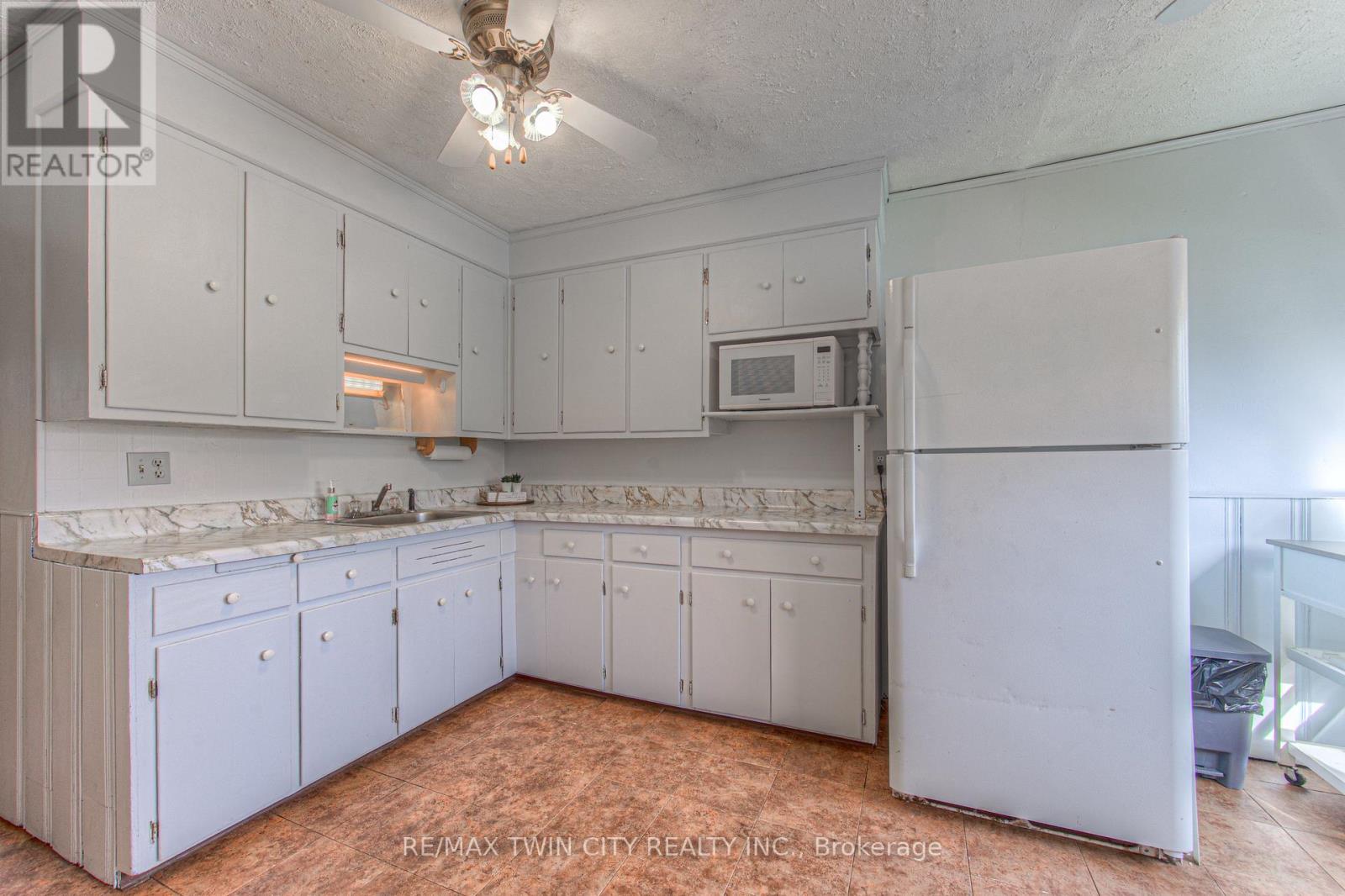 146 Wilson Avenue, Kitchener, Ontario  N2C 1H1 - Photo 8 - X12181874