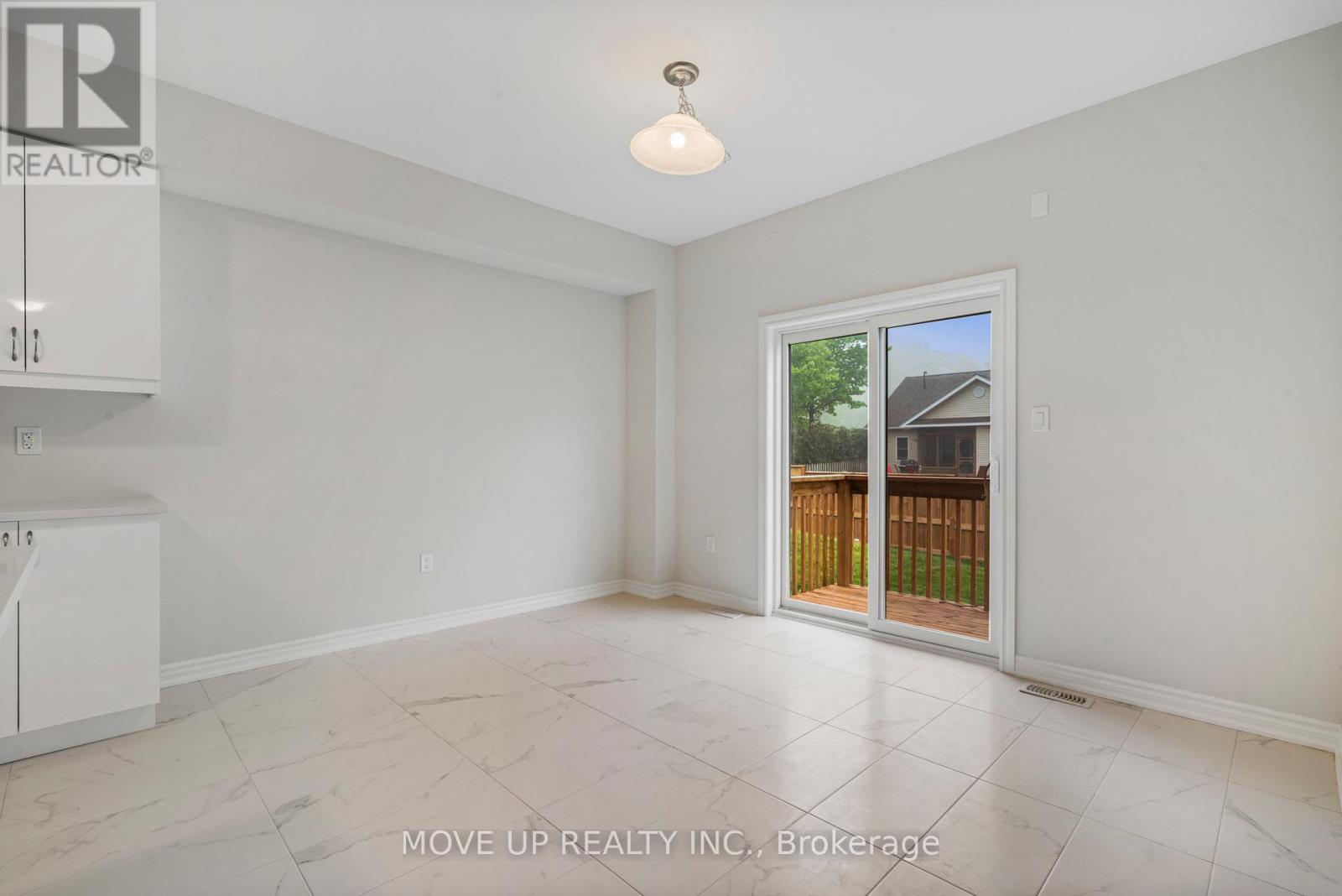 325 Beechwood Forest Lane, Gravenhurst, Ontario  P1P 0H8 - Photo 17 - X12181956