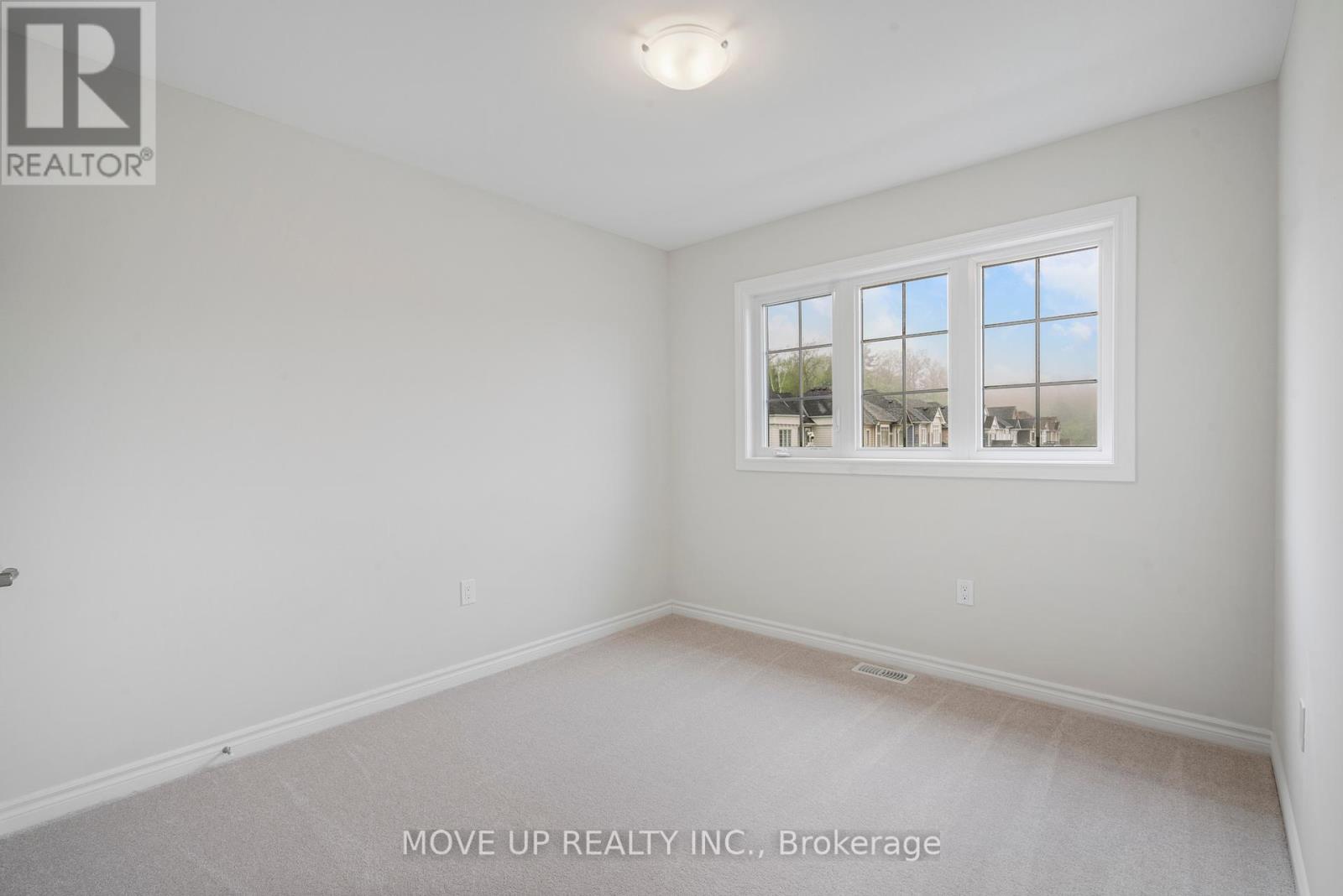 325 Beechwood Forest Lane, Gravenhurst, Ontario  P1P 0H8 - Photo 21 - X12181956