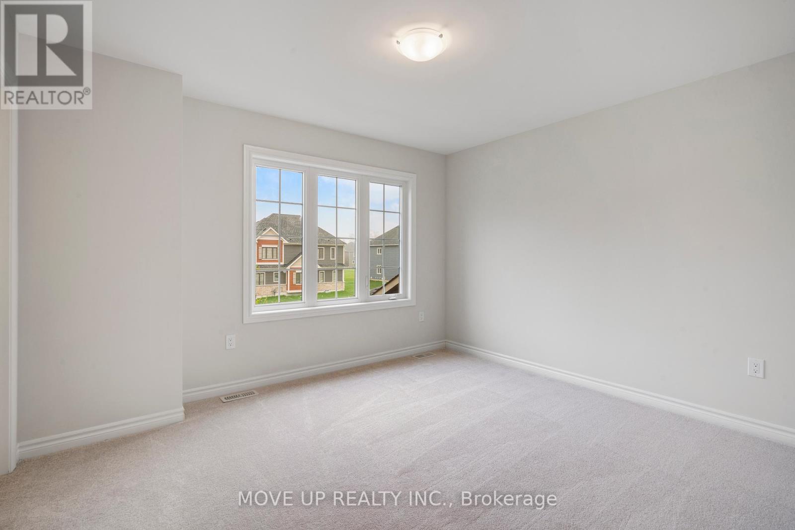 325 Beechwood Forest Lane, Gravenhurst, Ontario  P1P 0H8 - Photo 23 - X12181956